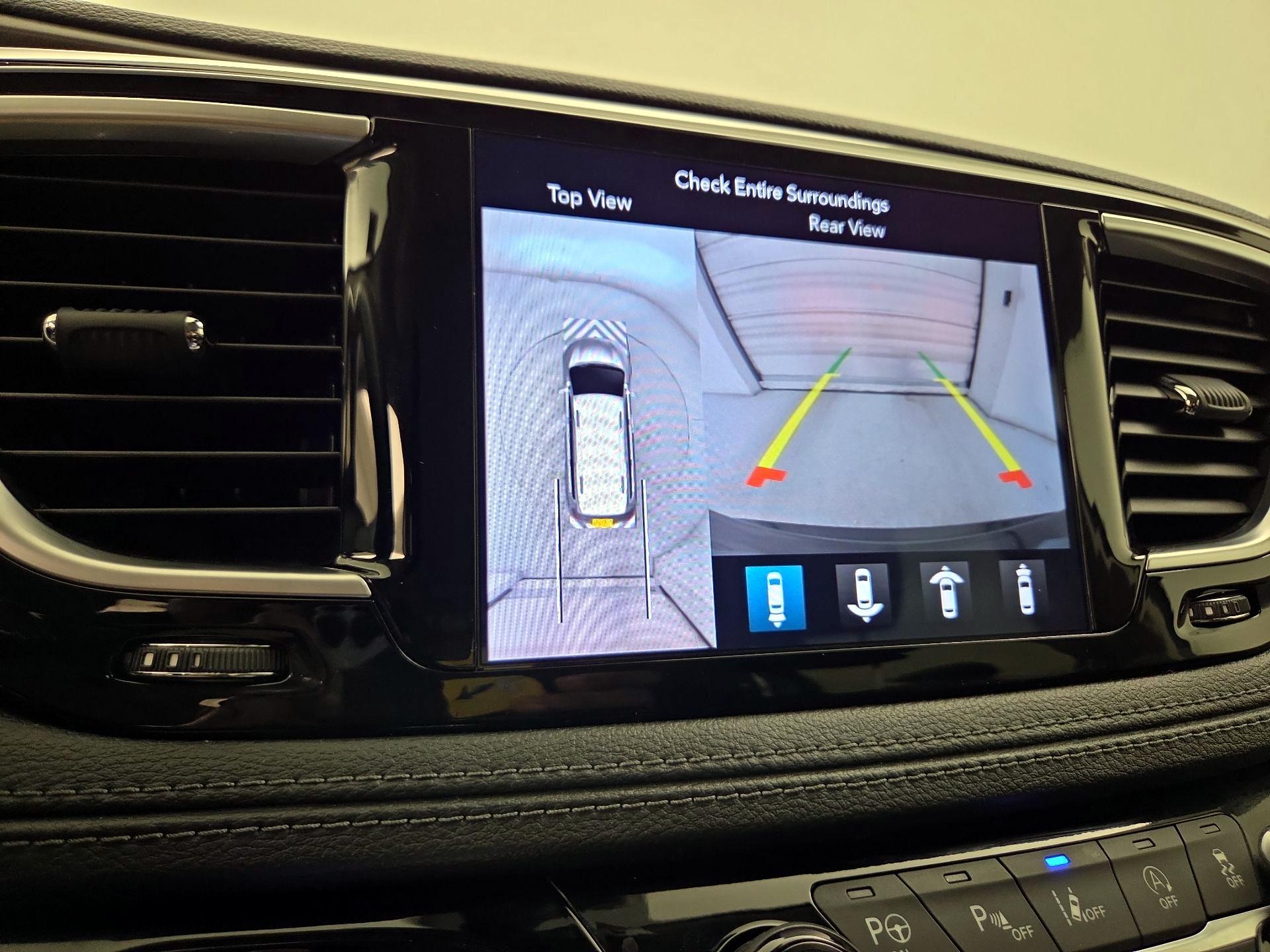 Thumbnail: 2019 Chrysler Pacifica - 15
