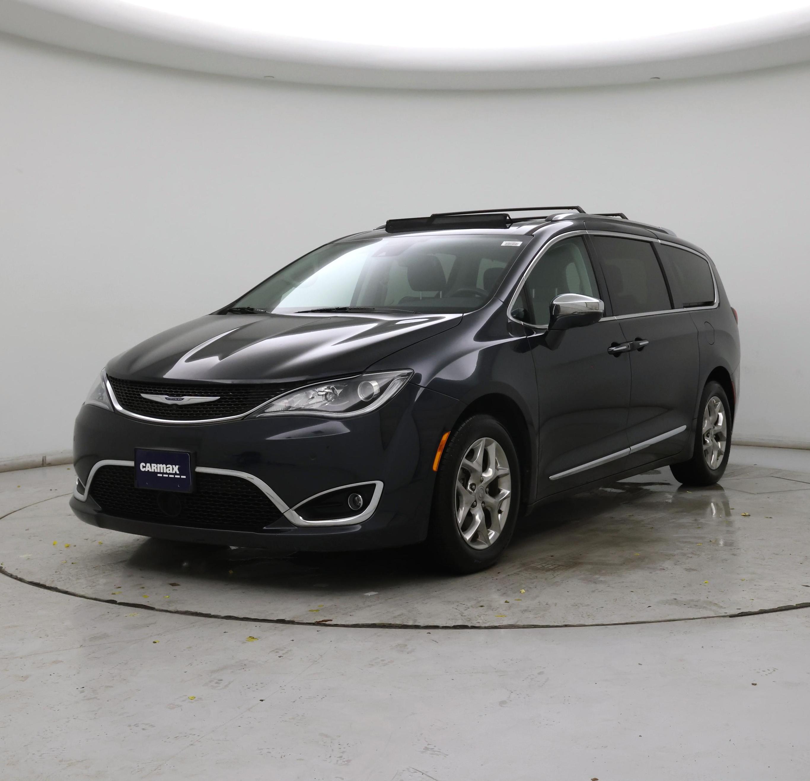 Thumbnail: 2019 Chrysler Pacifica - 4