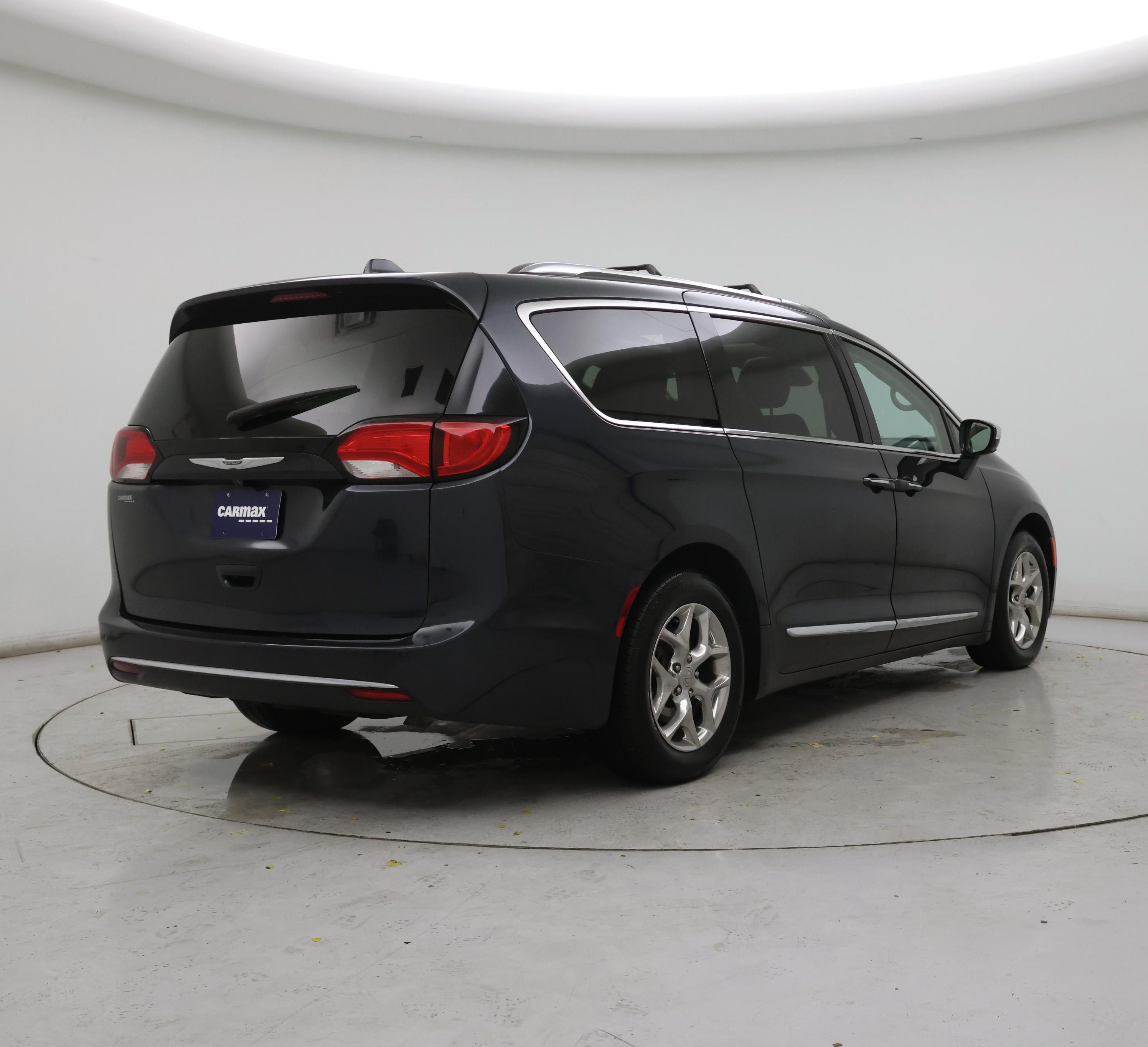 Thumbnail: 2019 Chrysler Pacifica - 8