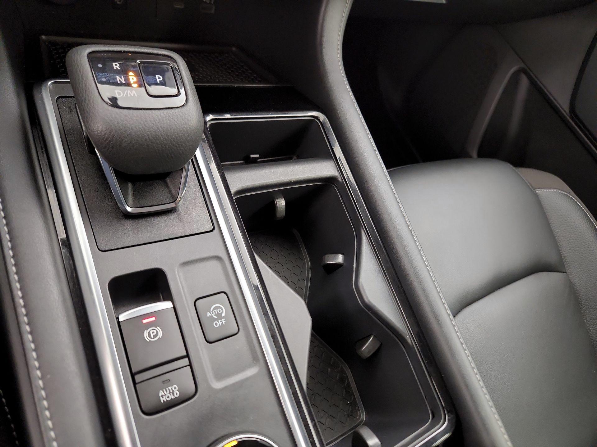 Thumbnail: 2023 Nissan Pathfinder - 18