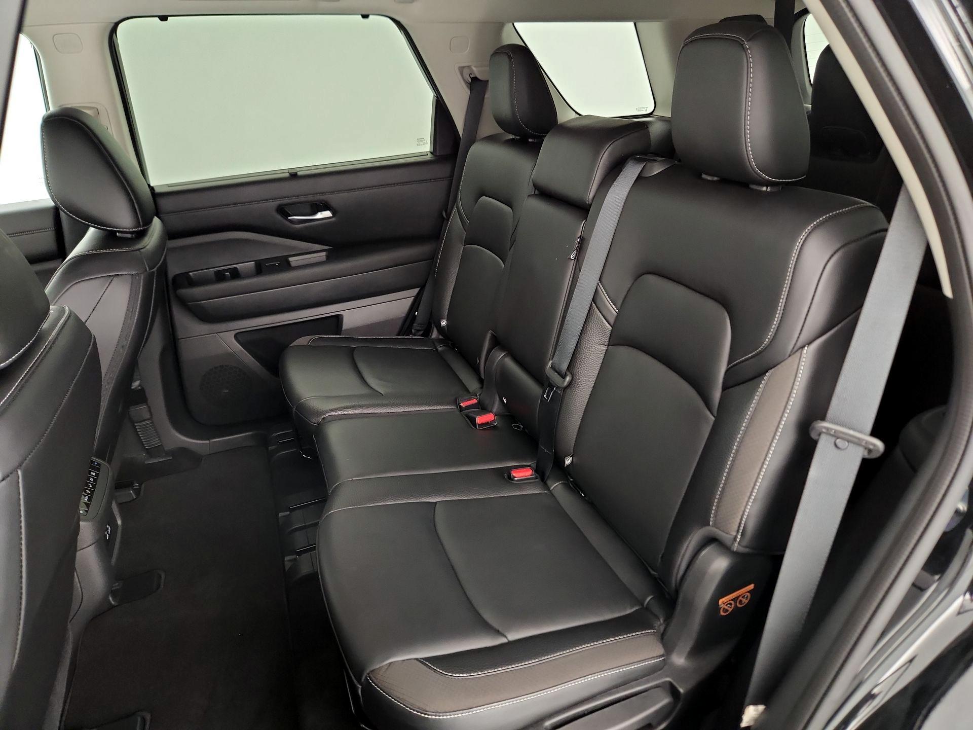 Thumbnail: 2023 Nissan Pathfinder - 20