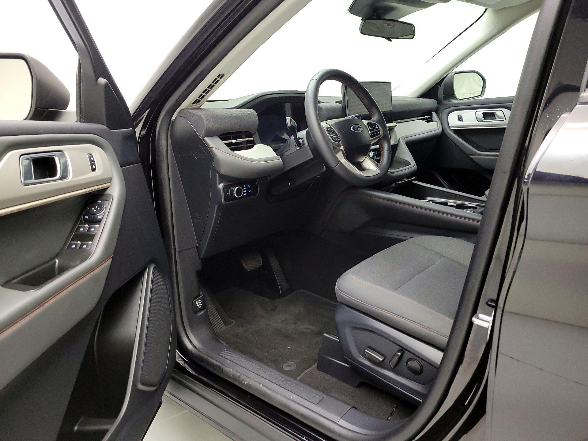 Thumbnail: 2025 Ford Explorer - 9