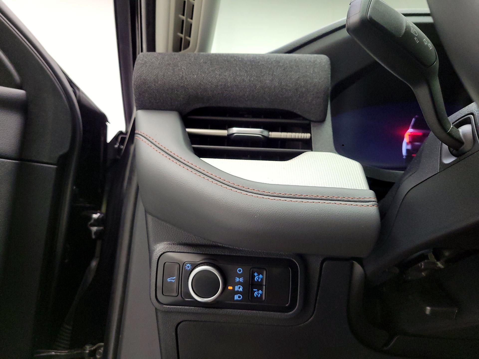 Thumbnail: 2025 Ford Explorer - 11