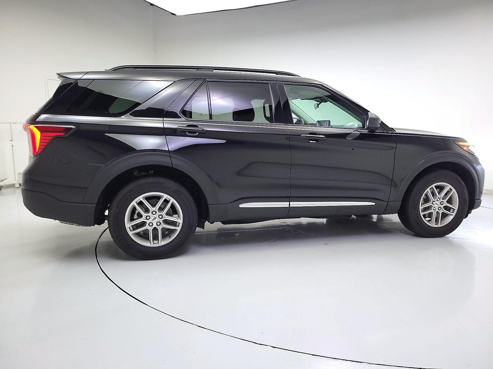 Thumbnail: 2025 Ford Explorer - 4