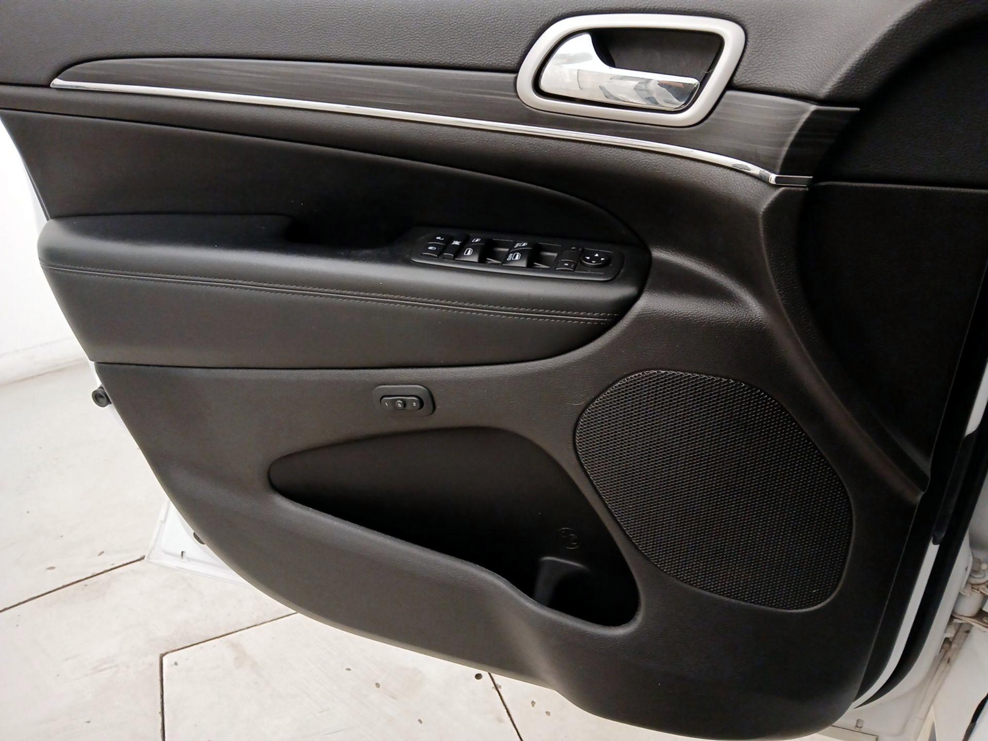 Thumbnail: 2020 Jeep Grand Cherokee - 12