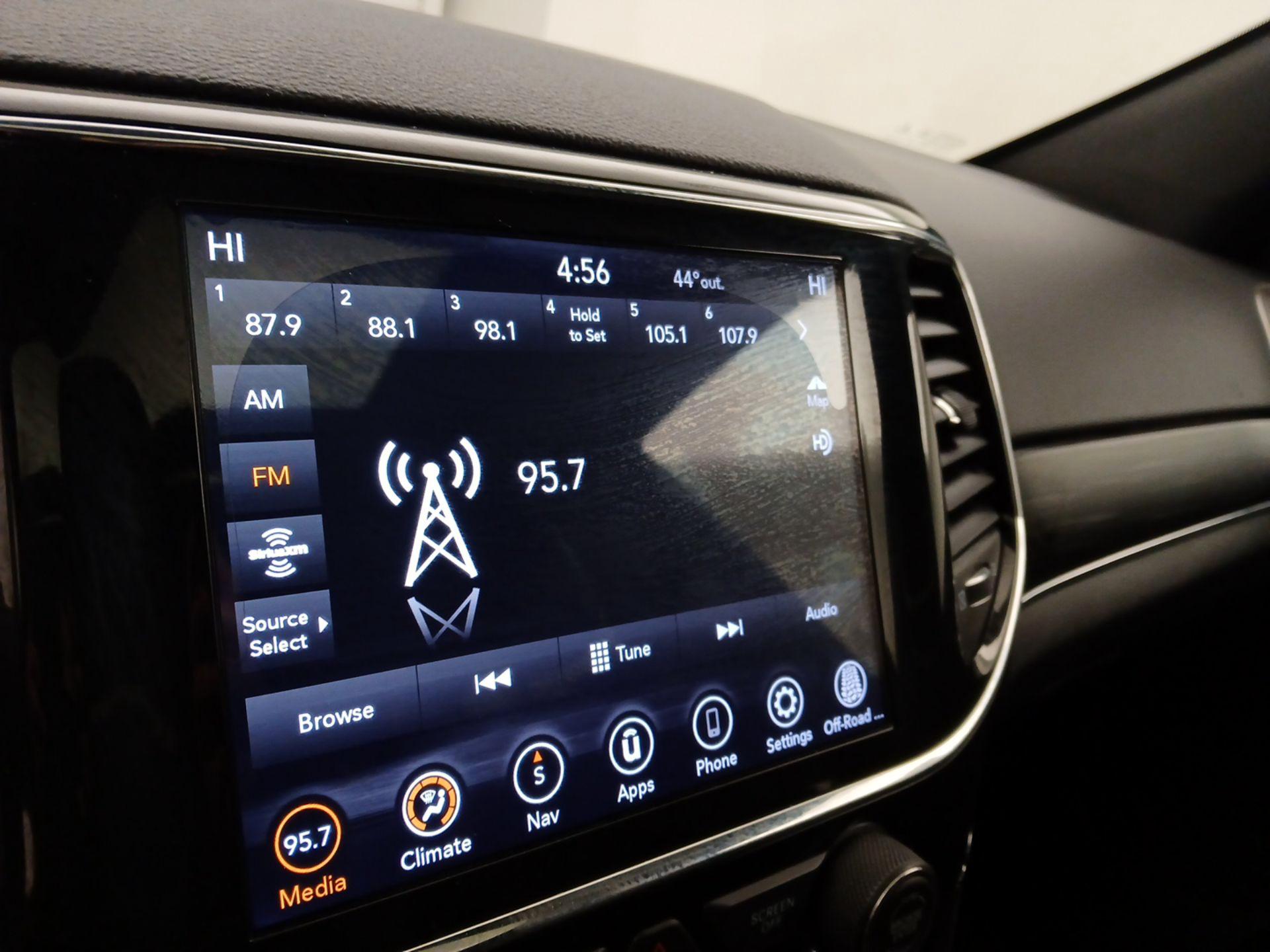 Thumbnail: 2020 Jeep Grand Cherokee - 16