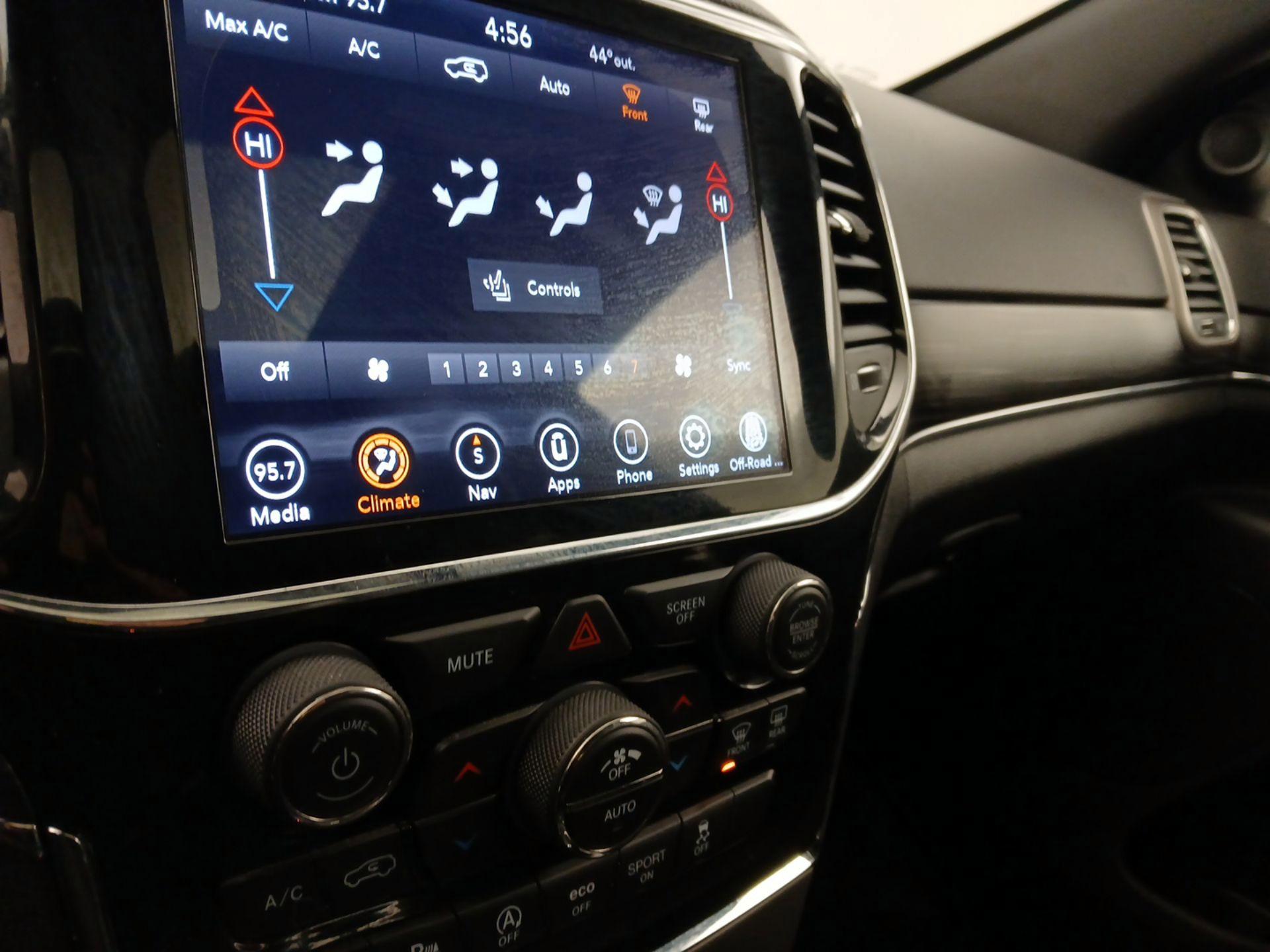 Thumbnail: 2020 Jeep Grand Cherokee - 17