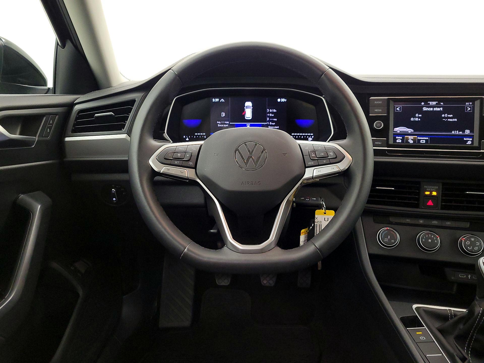 Thumbnail: 2024 Volkswagen Jetta - 10