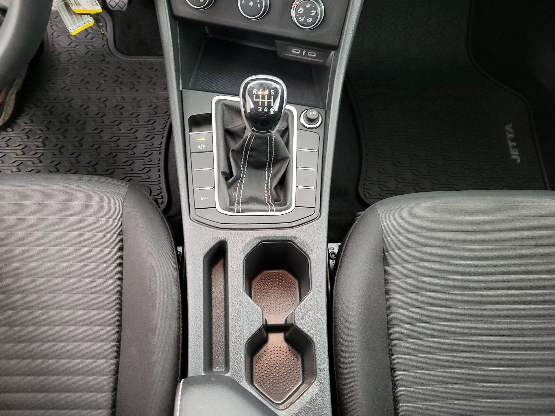 Thumbnail: 2024 Volkswagen Jetta - 17