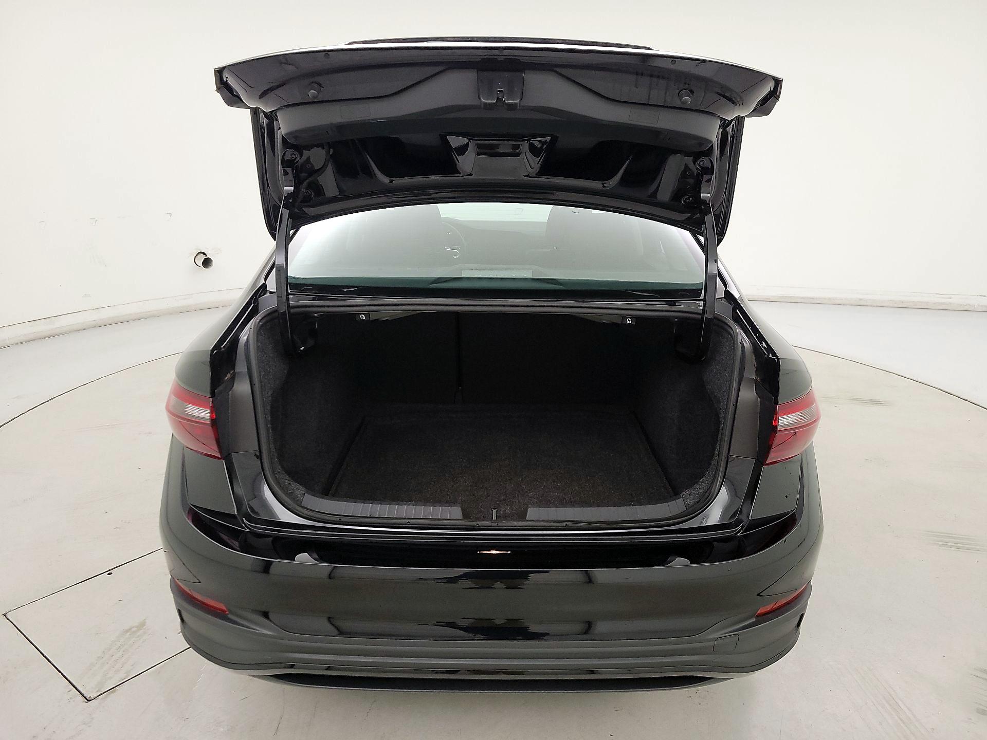 Thumbnail: 2024 Volkswagen Jetta - 20