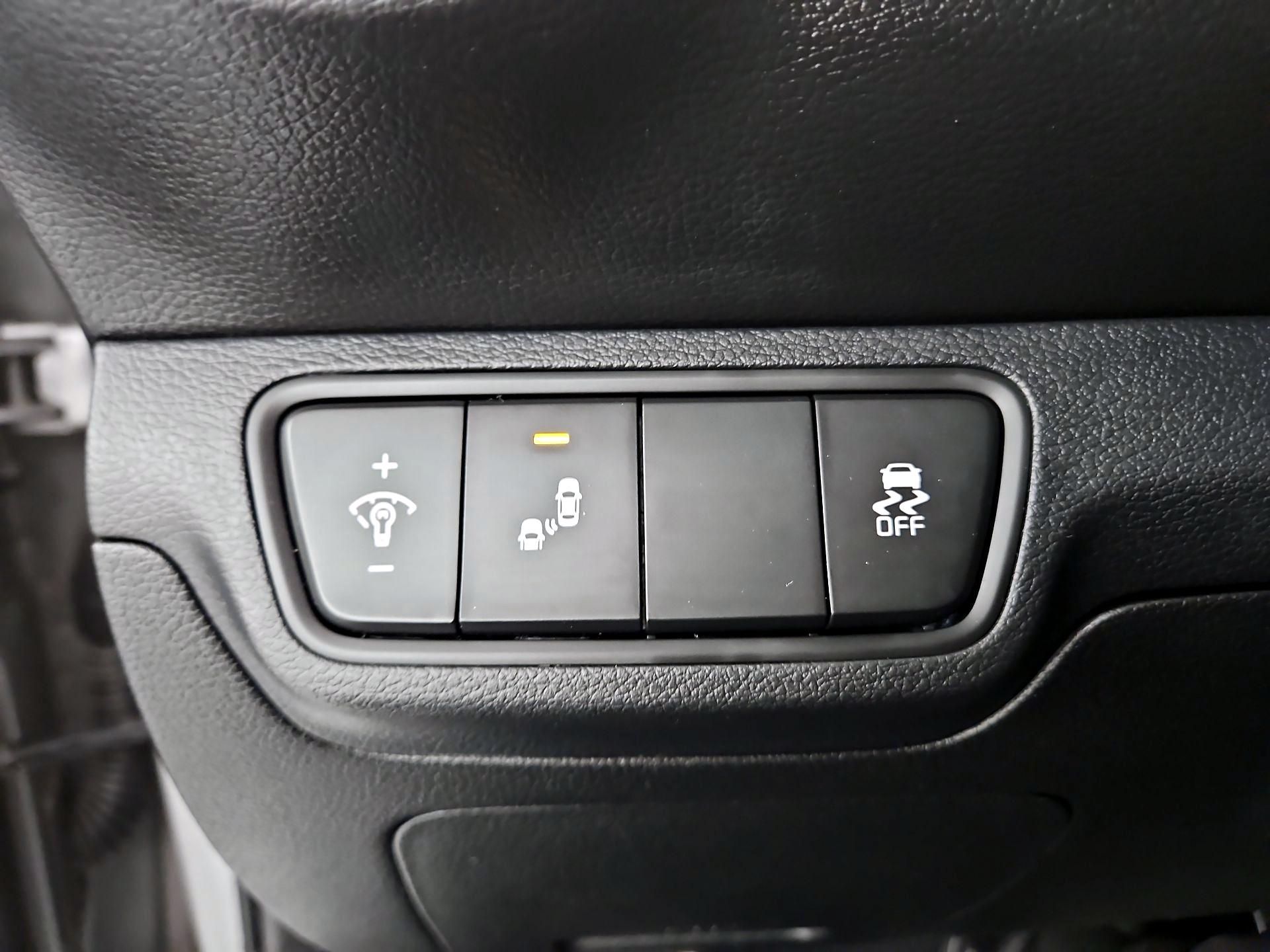 Thumbnail: 2023 Kia Forte - 13