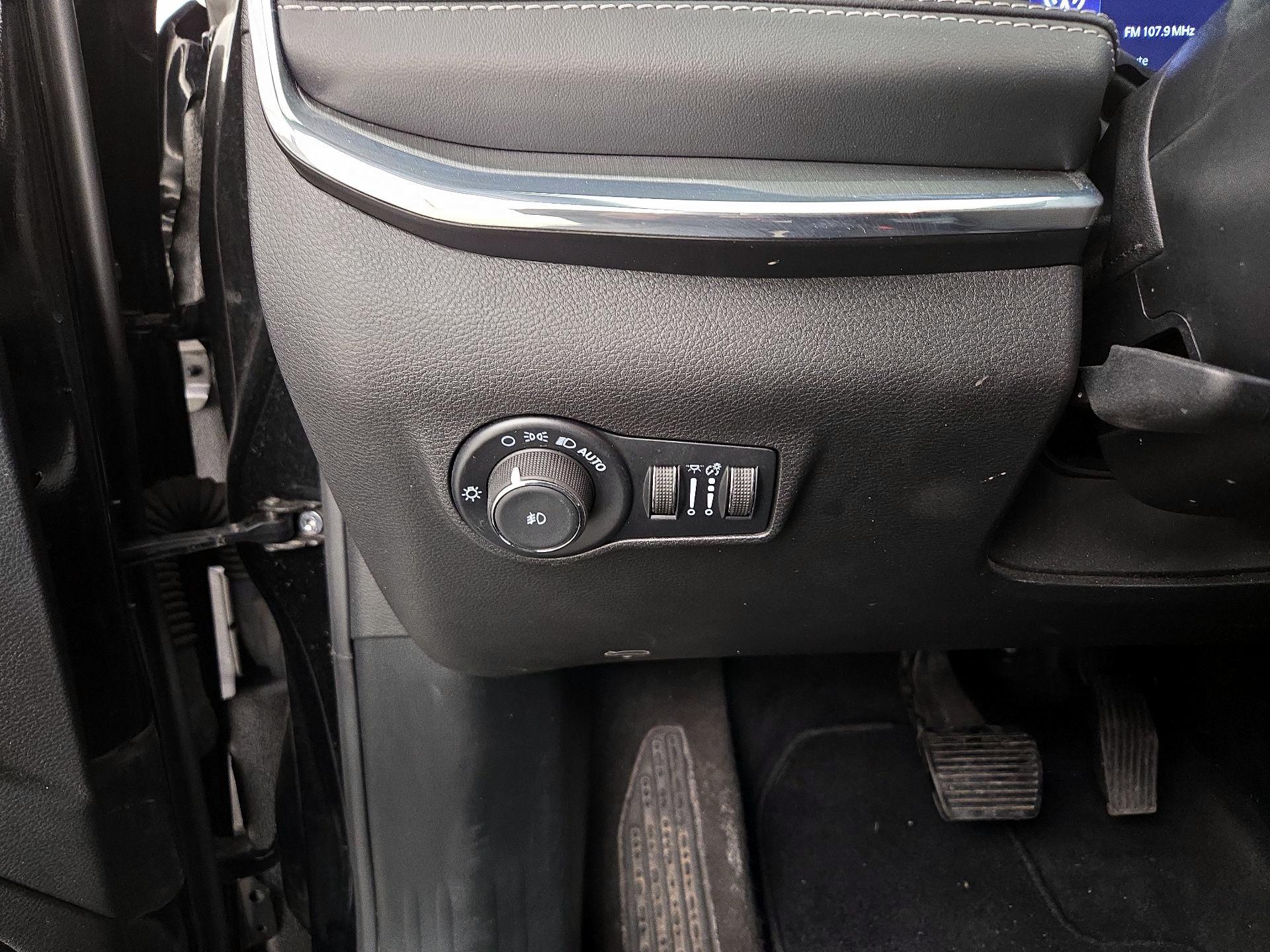 Thumbnail: 2022 Jeep Compass - 13