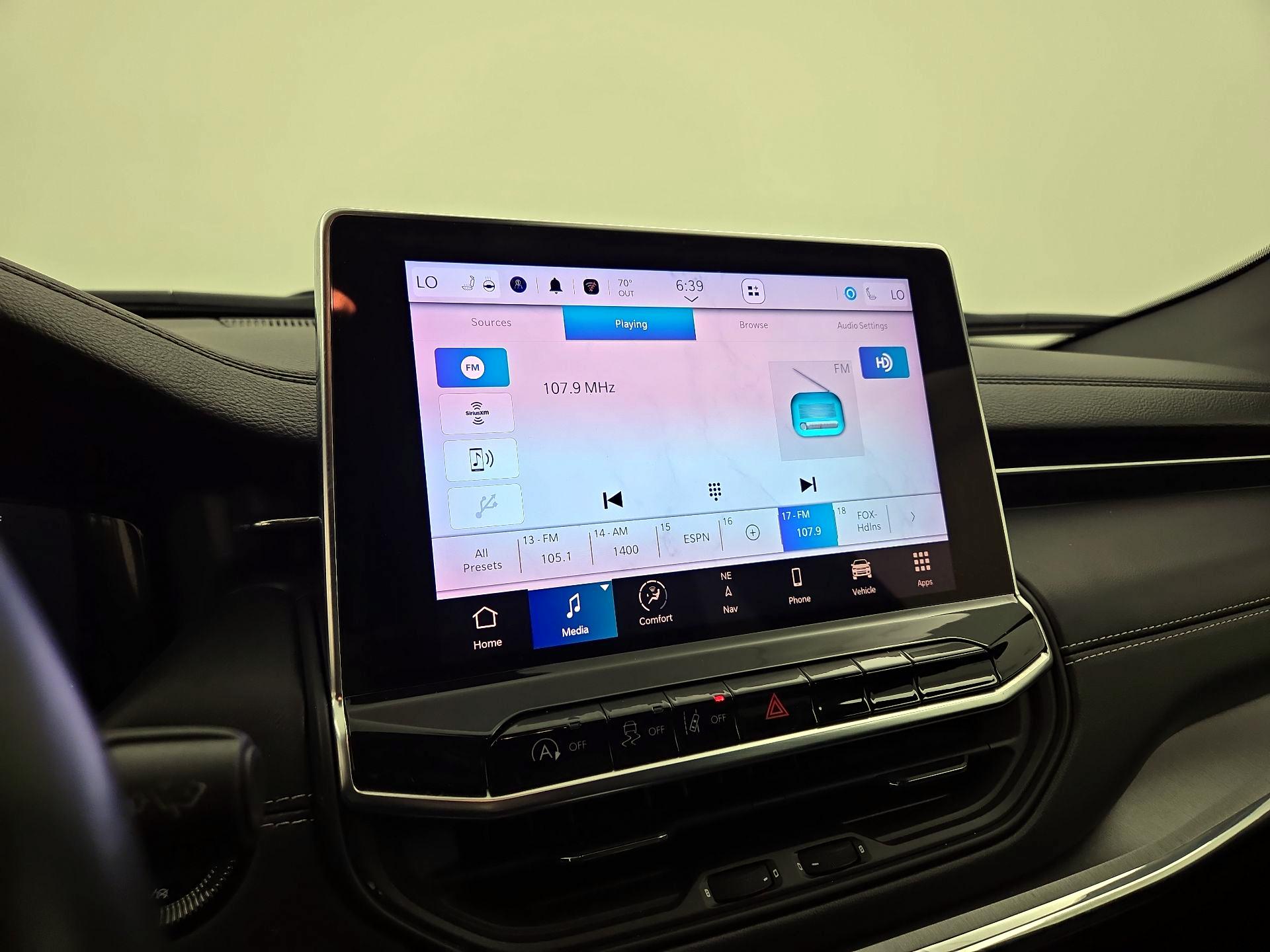 Thumbnail: 2022 Jeep Compass - 16