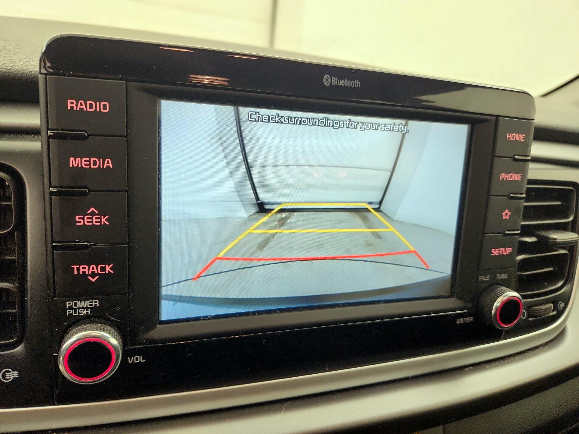 Thumbnail: 2020 Kia Rio - 14