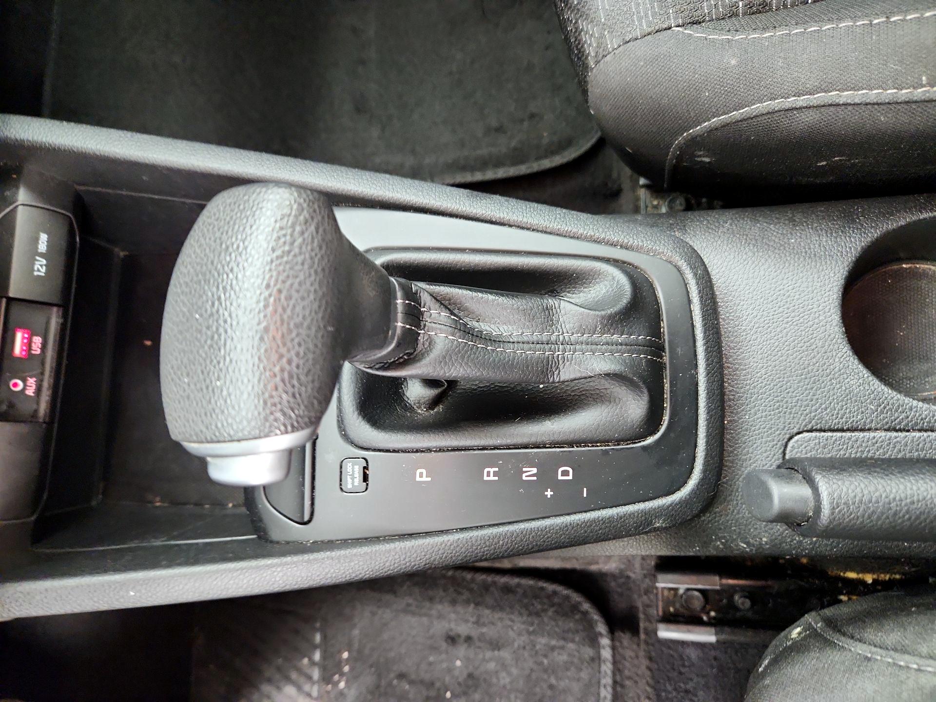 Thumbnail: 2020 Kia Rio - 17