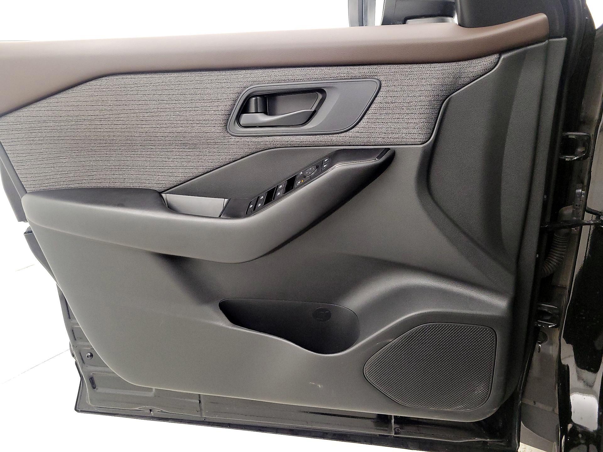 Thumbnail: 2023 Nissan Rogue - 12