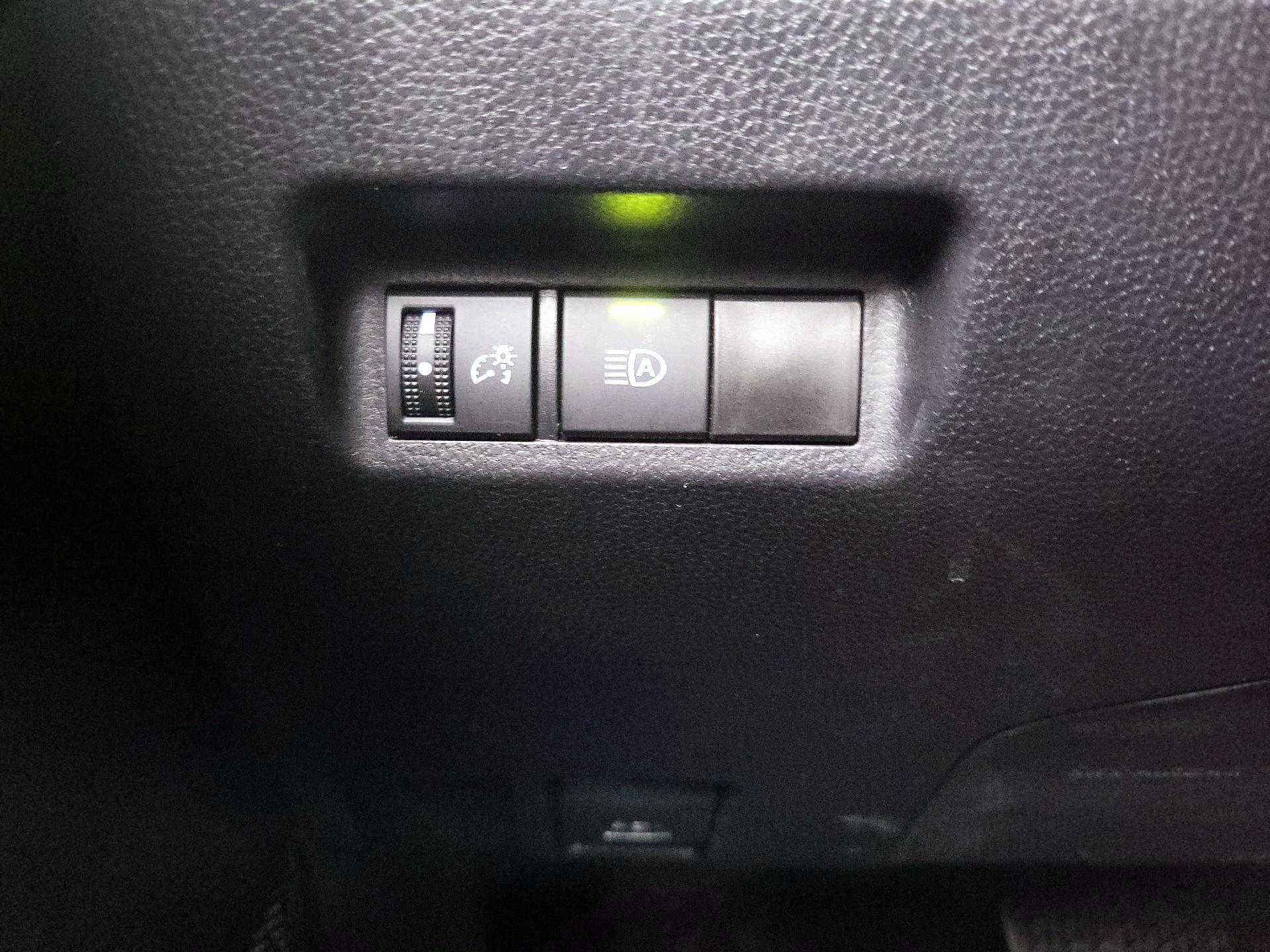 Thumbnail: 2025 Toyota RAV4 - 13