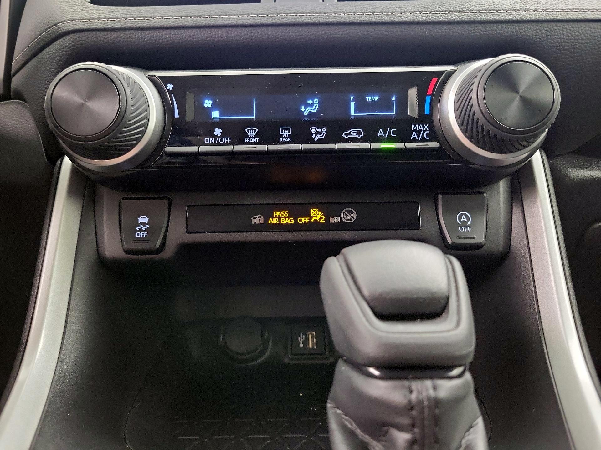 Thumbnail: 2025 Toyota RAV4 - 16