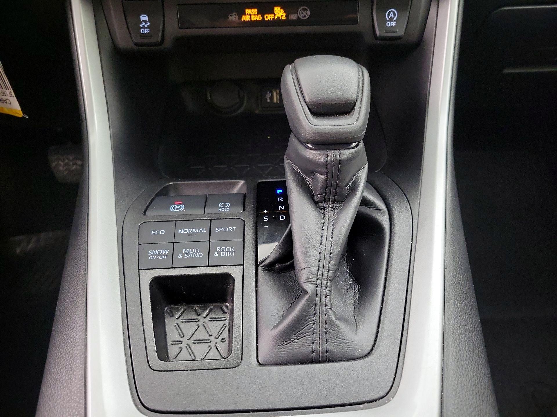 Thumbnail: 2025 Toyota RAV4 - 17