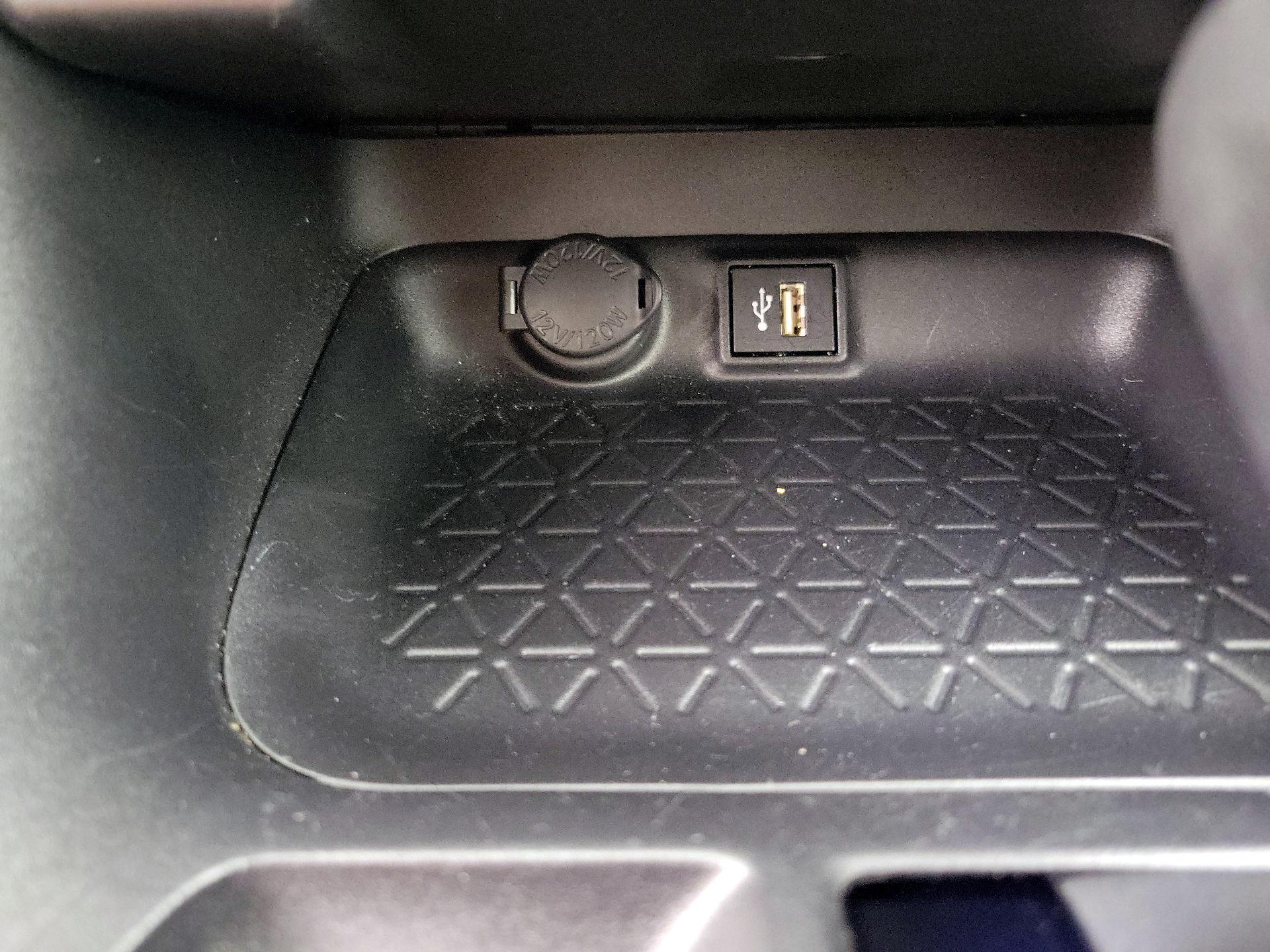 Thumbnail: 2025 Toyota RAV4 - 18