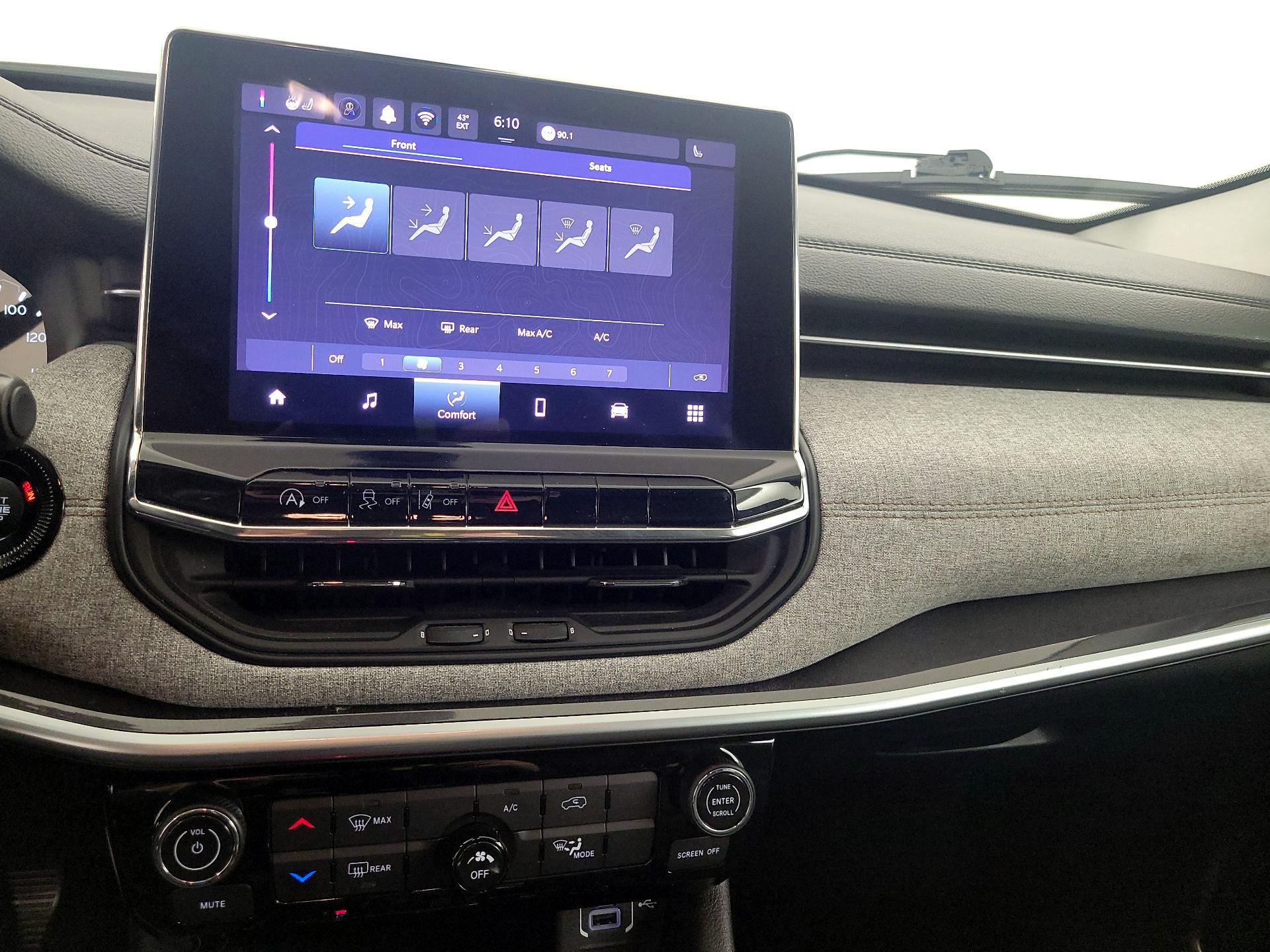 Thumbnail: 2022 Jeep Compass - 16