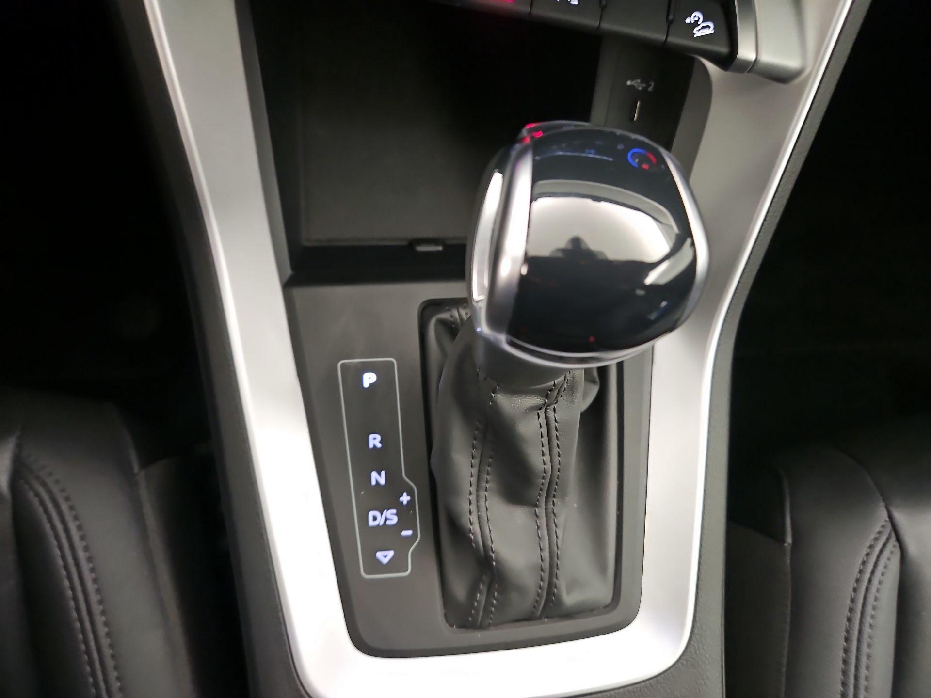 Thumbnail: 2025 Audi Q3 - 17