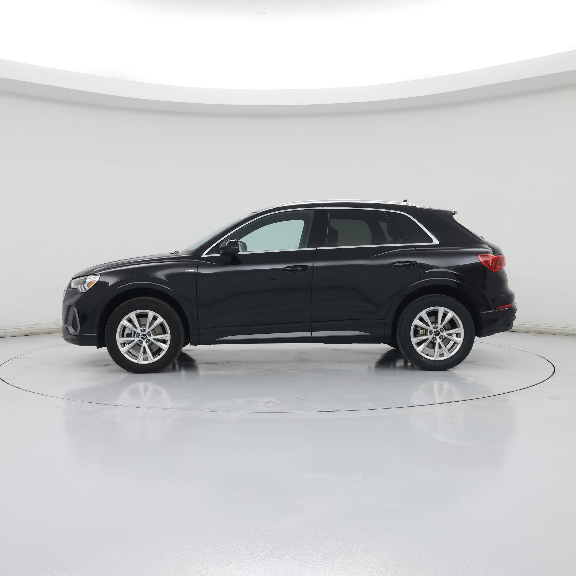 Thumbnail: 2025 Audi Q3 - 3