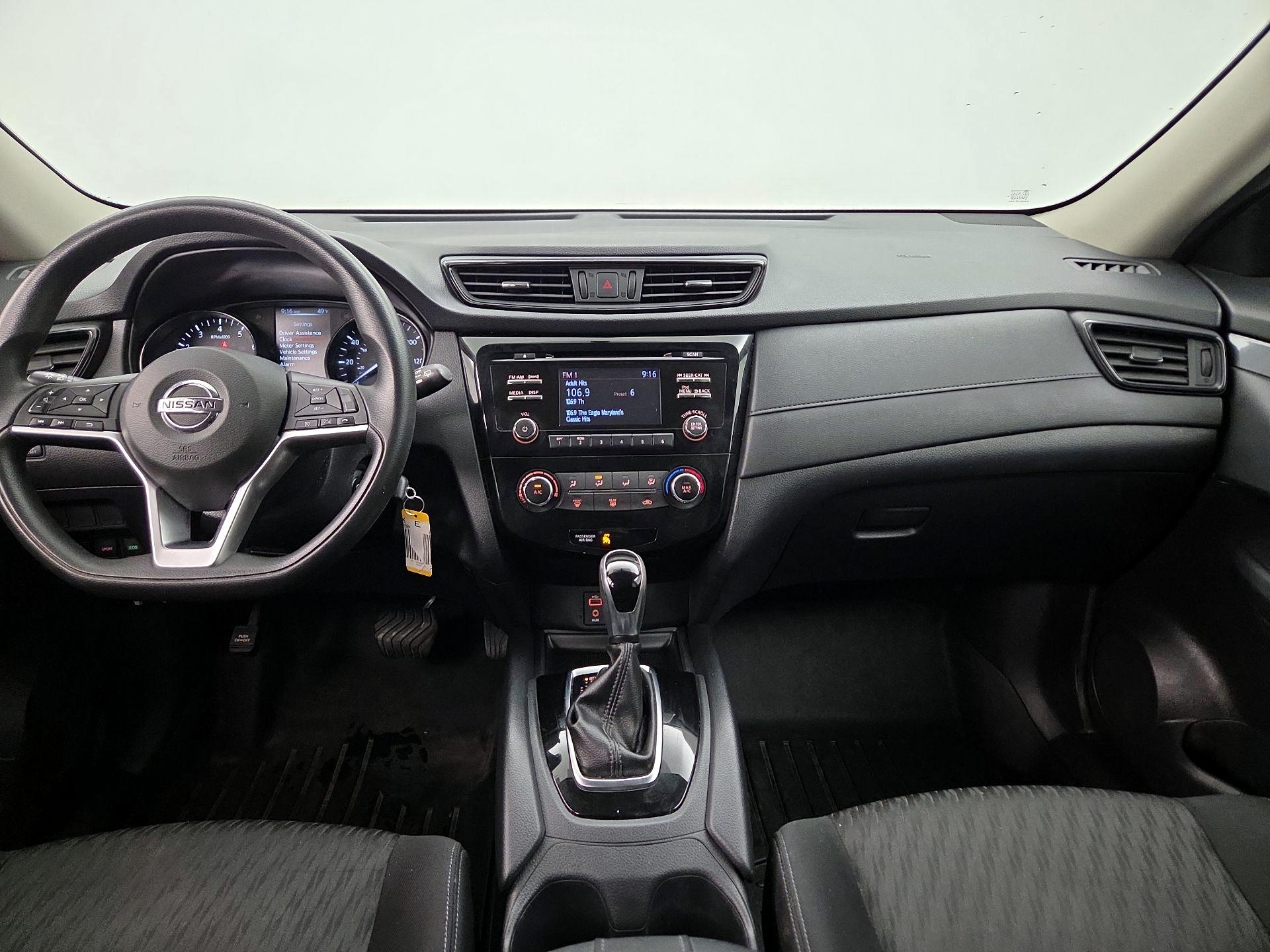 Thumbnail: 2017 Nissan Rogue - 9