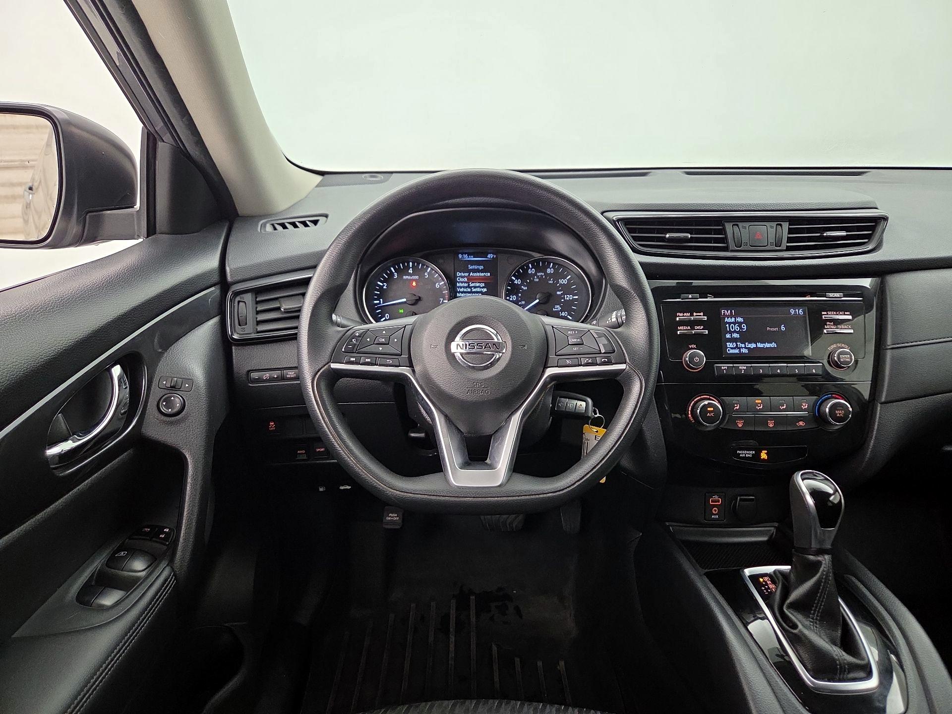 Thumbnail: 2017 Nissan Rogue - 10