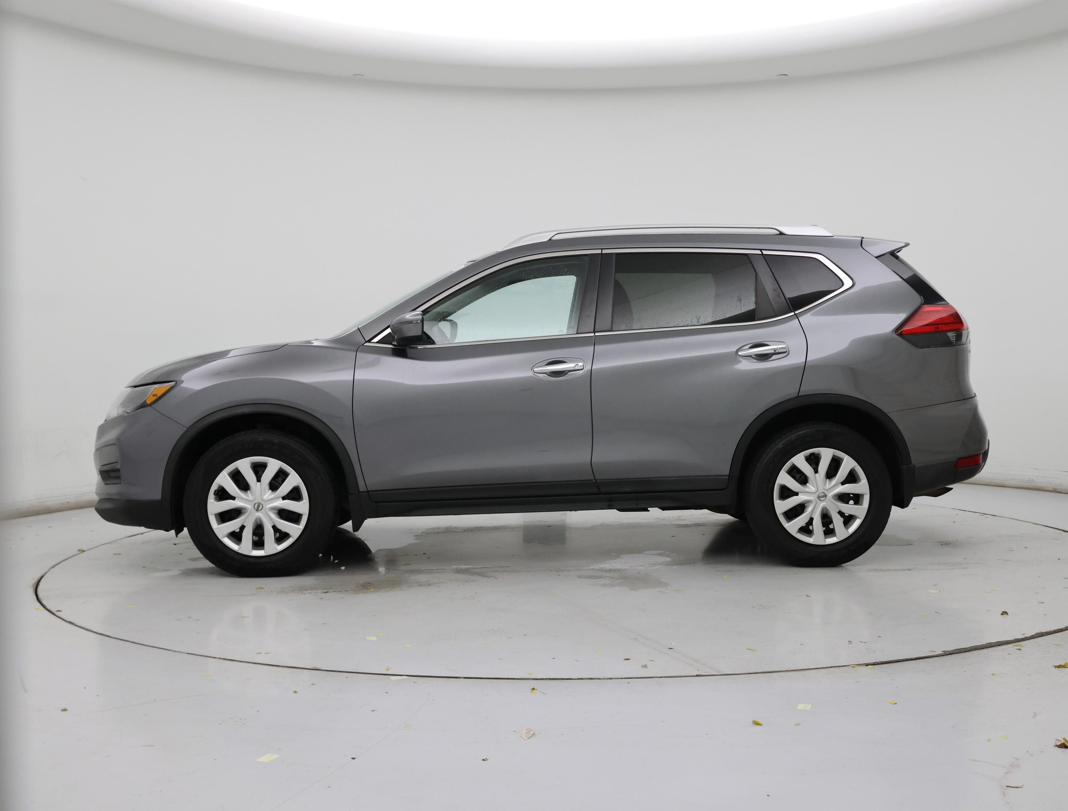 Thumbnail: 2017 Nissan Rogue - 3