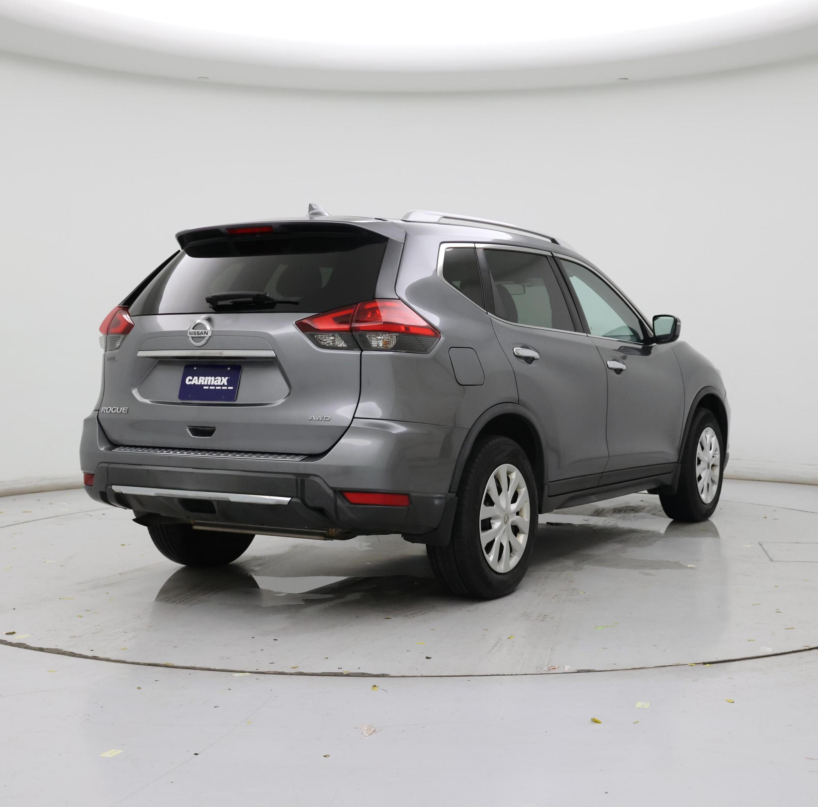 Thumbnail: 2017 Nissan Rogue - 8