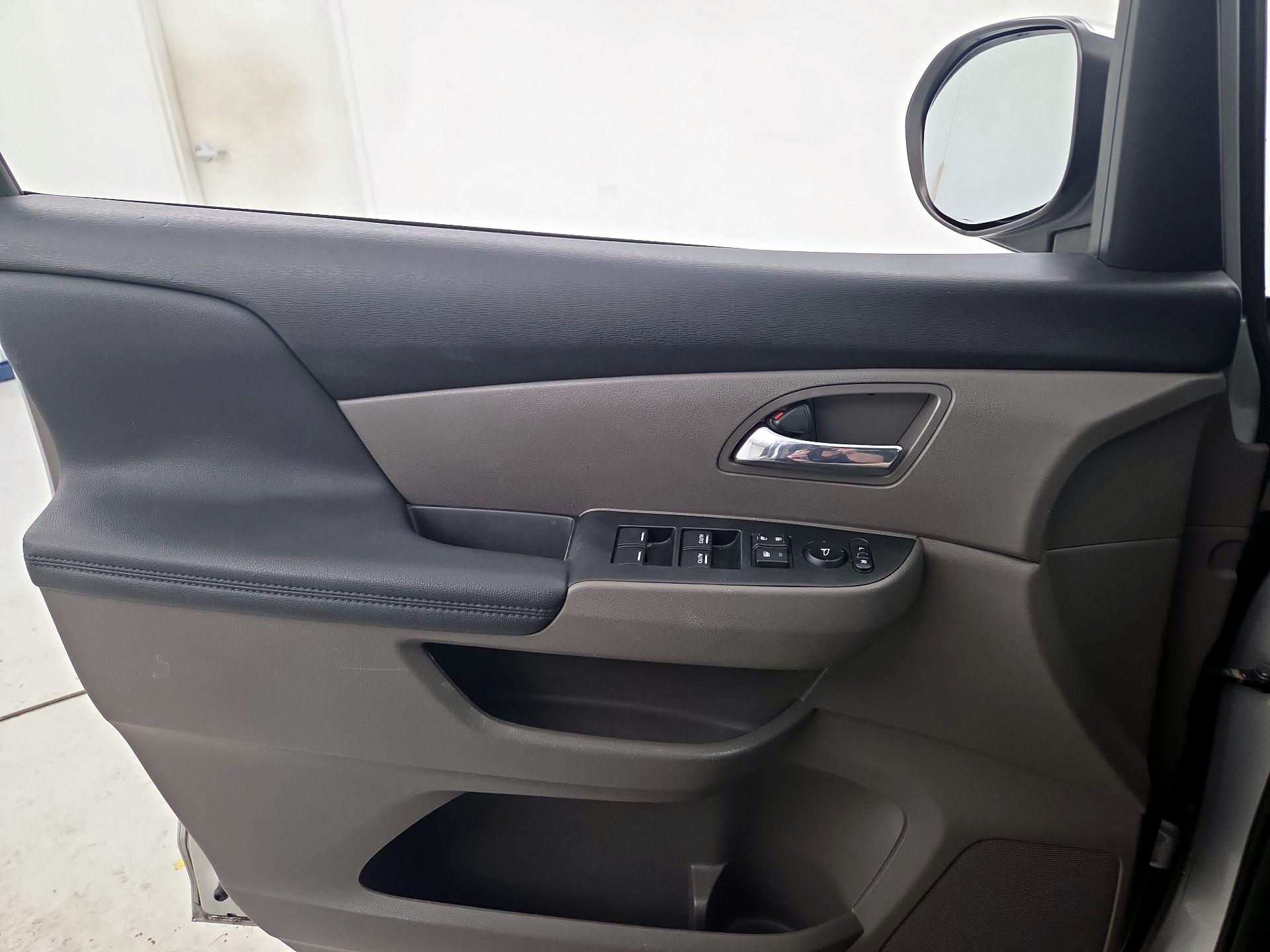 Thumbnail: 2015 Honda Odyssey - 12