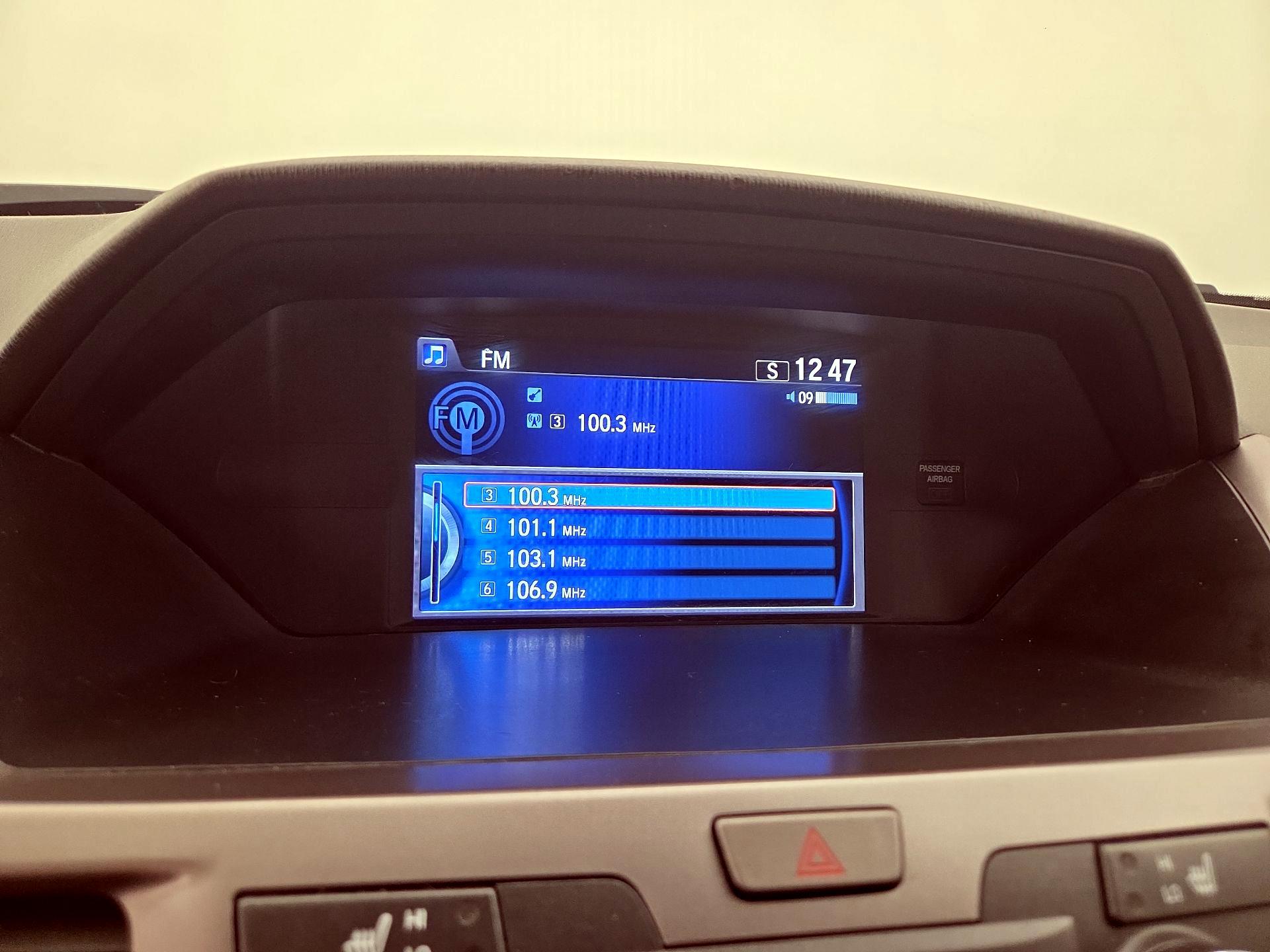 Thumbnail: 2015 Honda Odyssey - 16