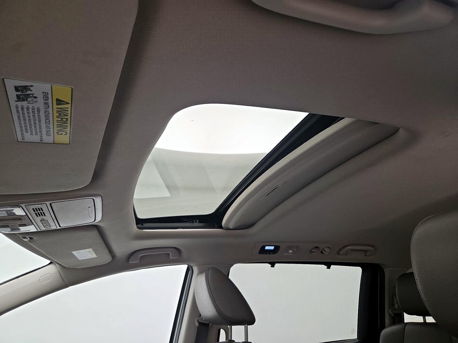 Thumbnail: 2015 Honda Odyssey - 20