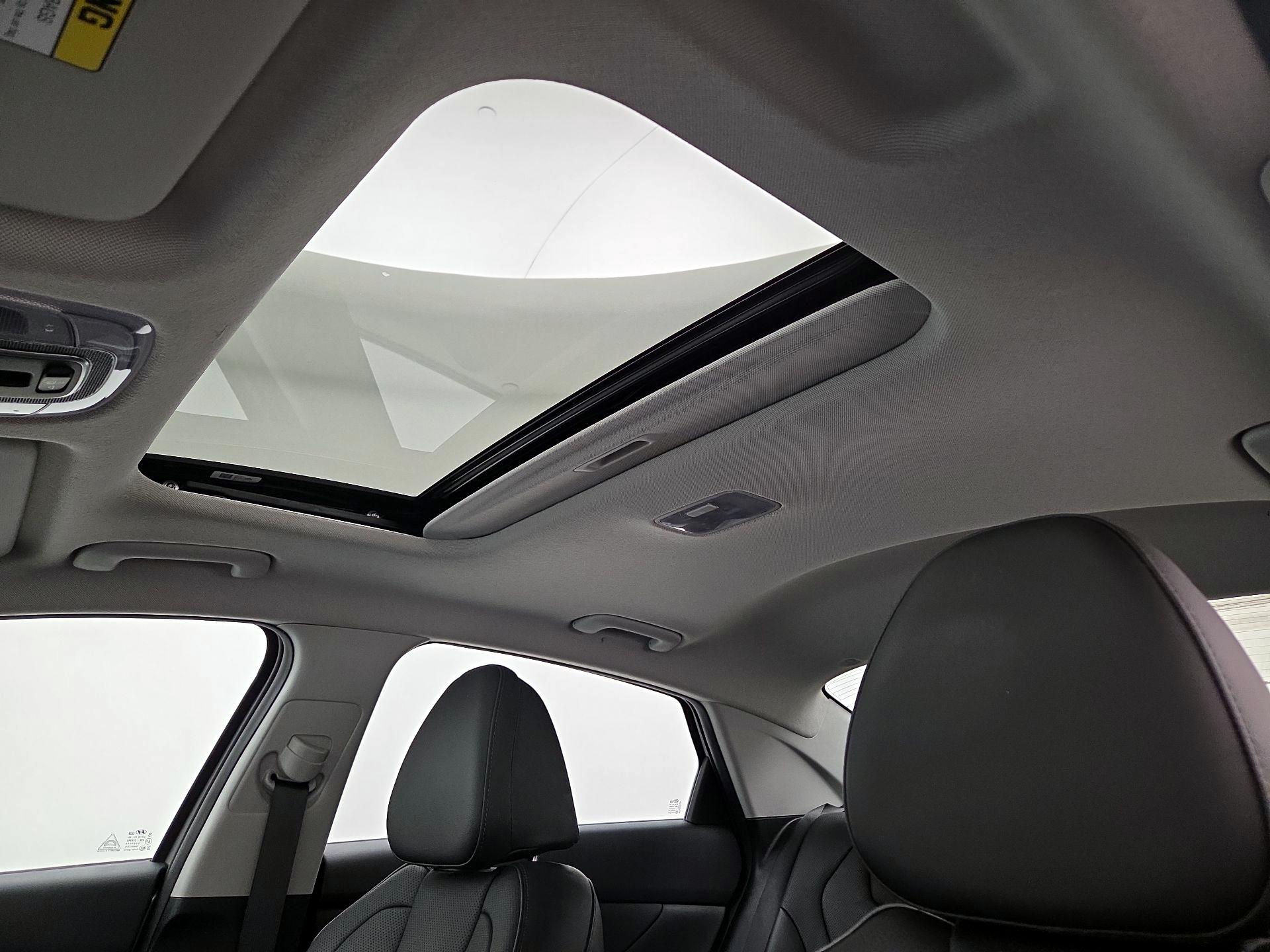 Thumbnail: 2023 Hyundai Elantra - 20