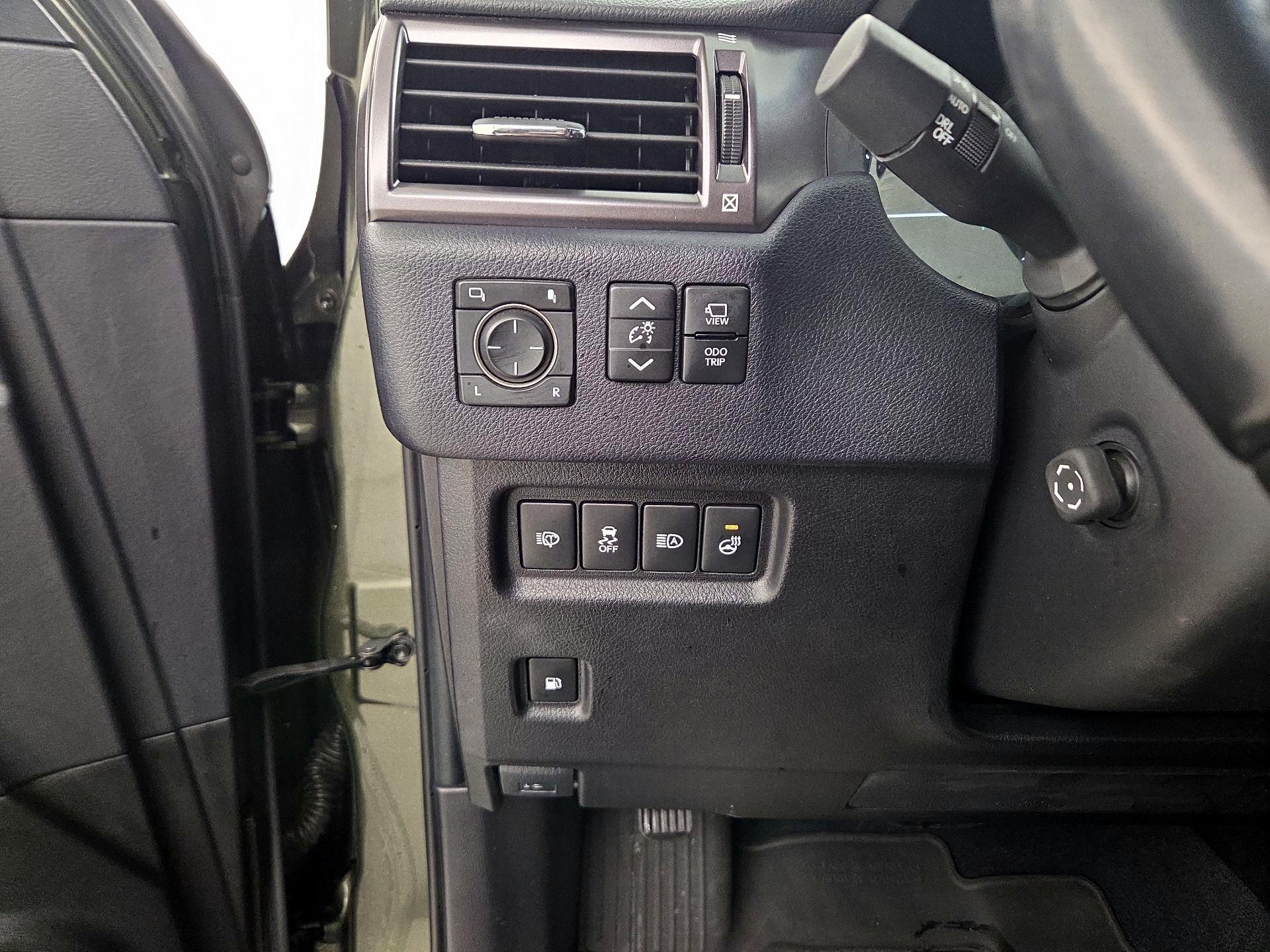 Thumbnail: 2023 Lexus GX - 13