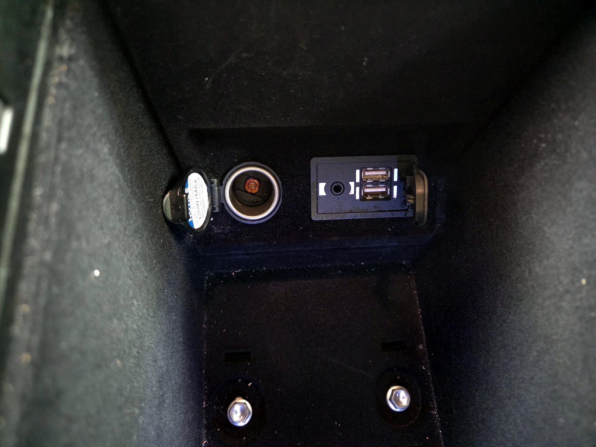 Thumbnail: 2015 Lexus ES - 18