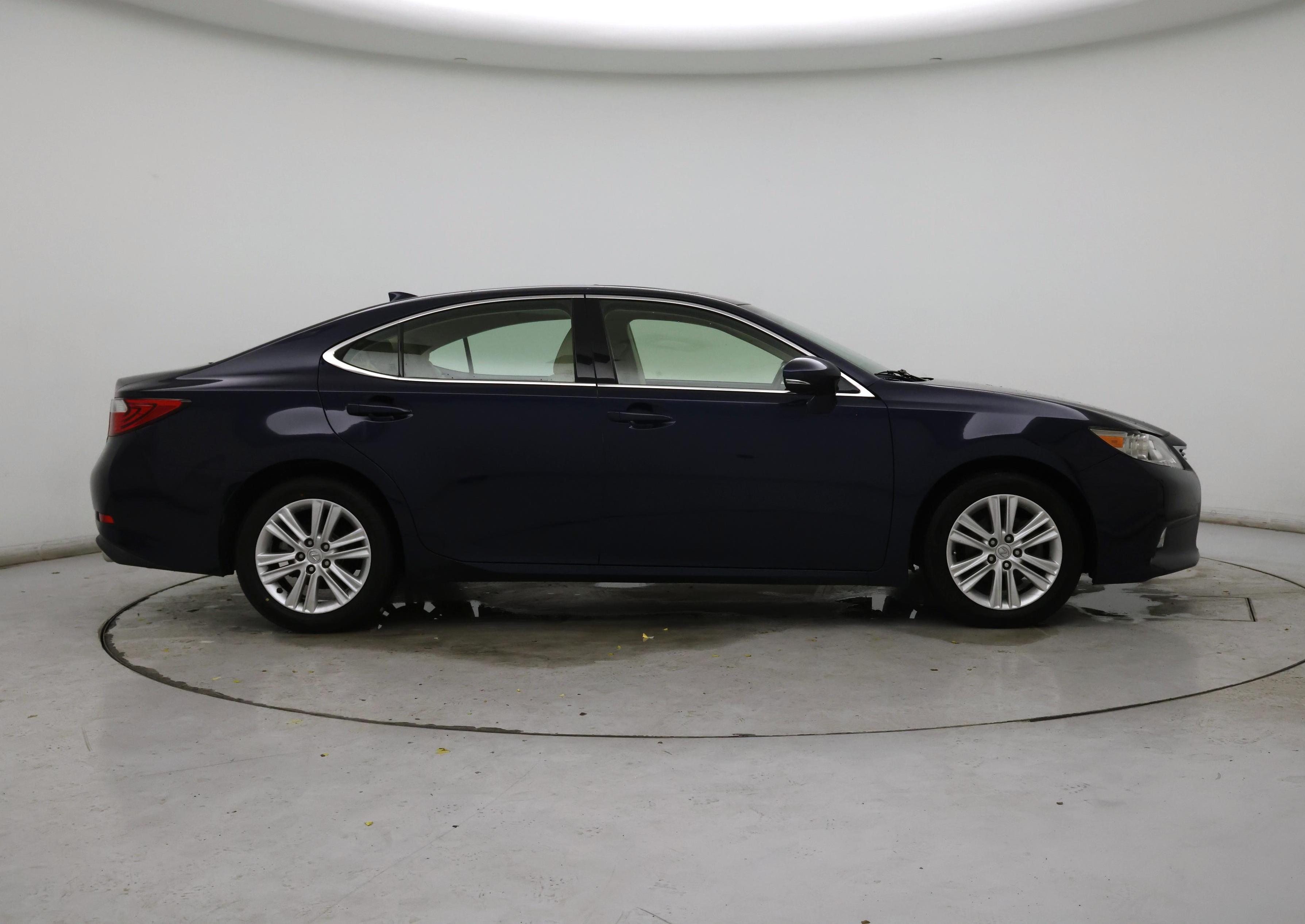 Thumbnail: 2015 Lexus ES - 7