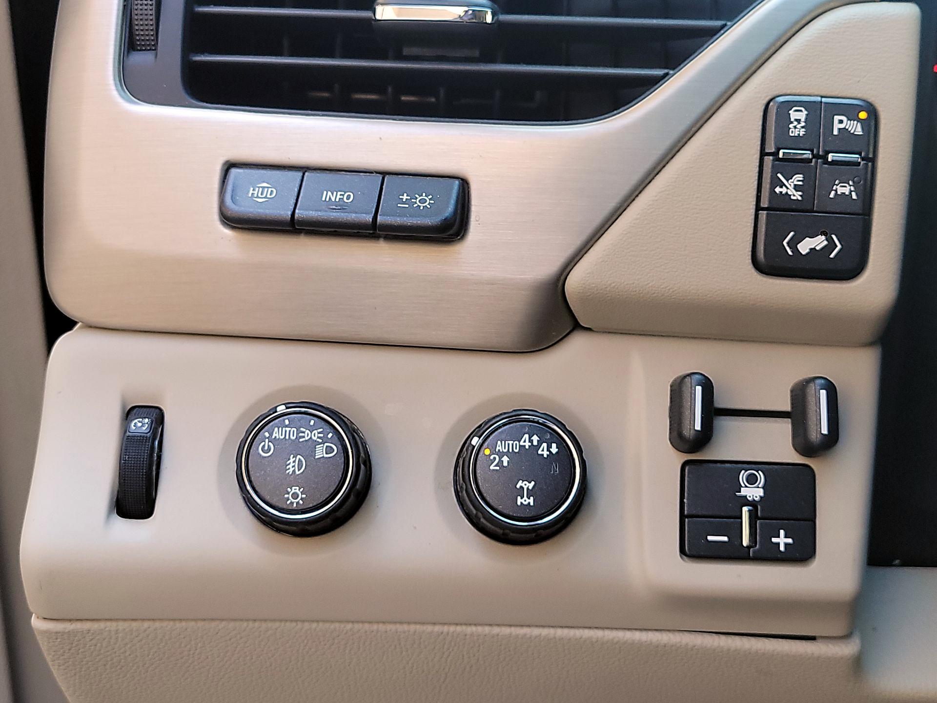 Thumbnail: 2020 GMC Yukon XL - 11