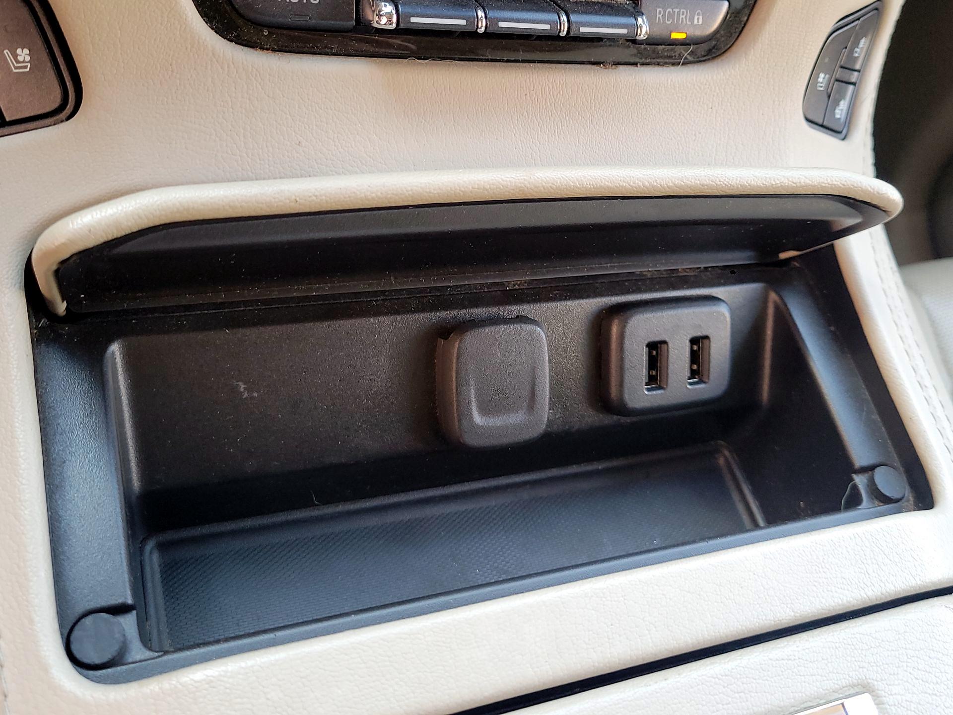 Thumbnail: 2020 GMC Yukon XL - 17