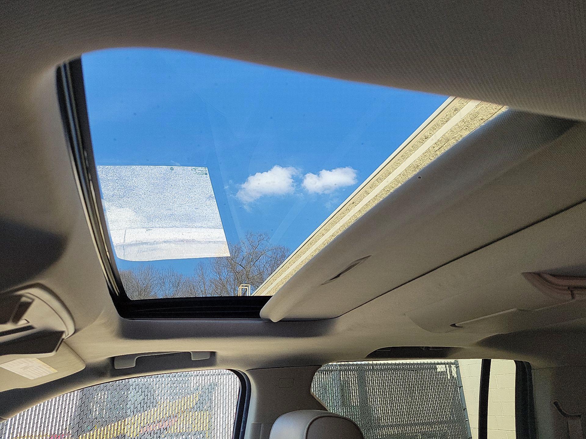 Thumbnail: 2020 GMC Yukon XL - 18