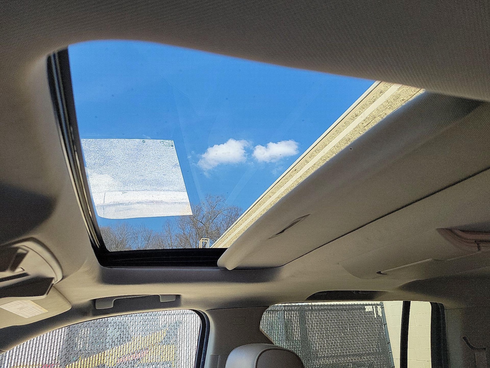 Sunroof(s) & Overhead Airbags