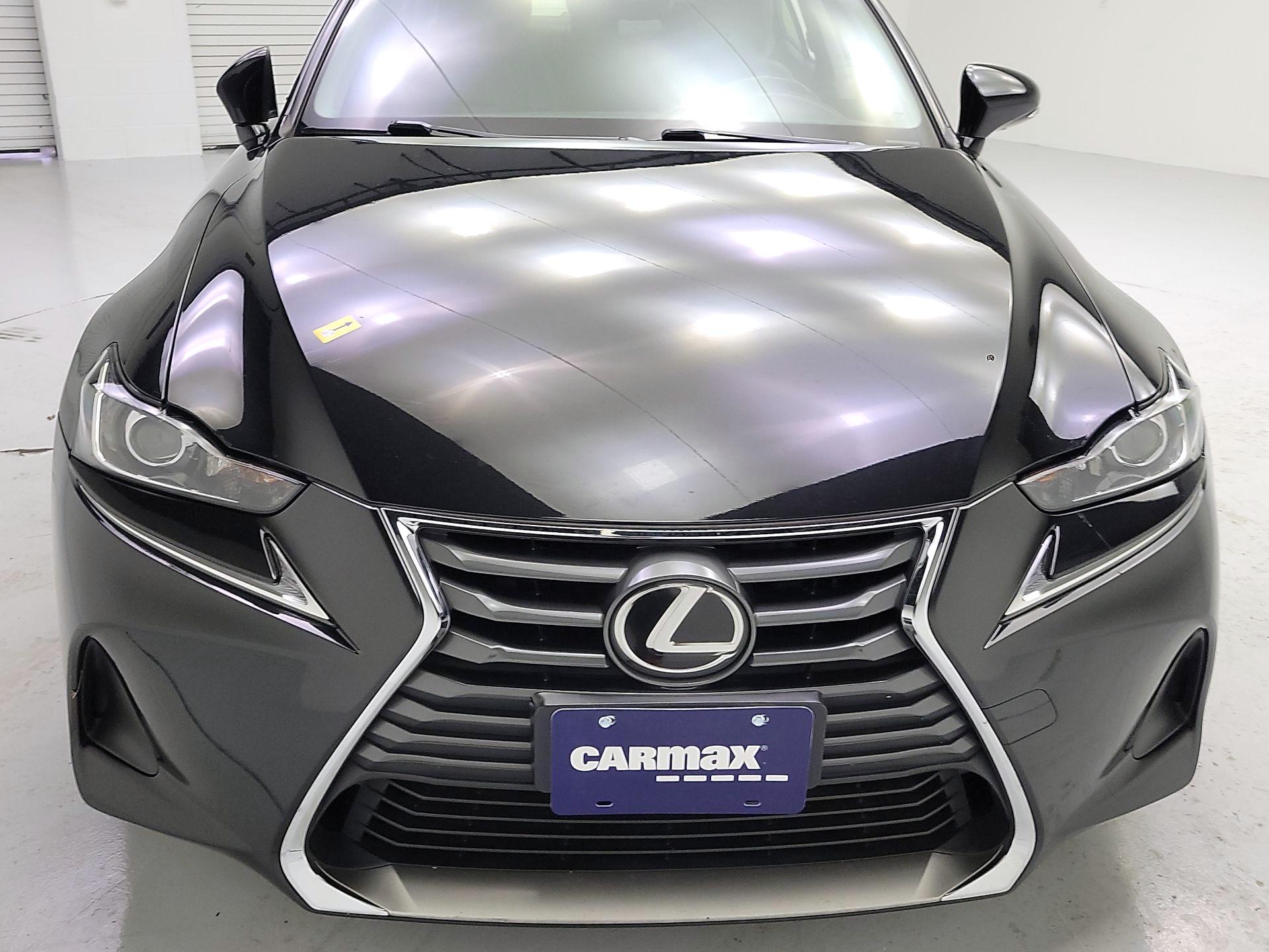 Thumbnail: 2017 Lexus IS - 2