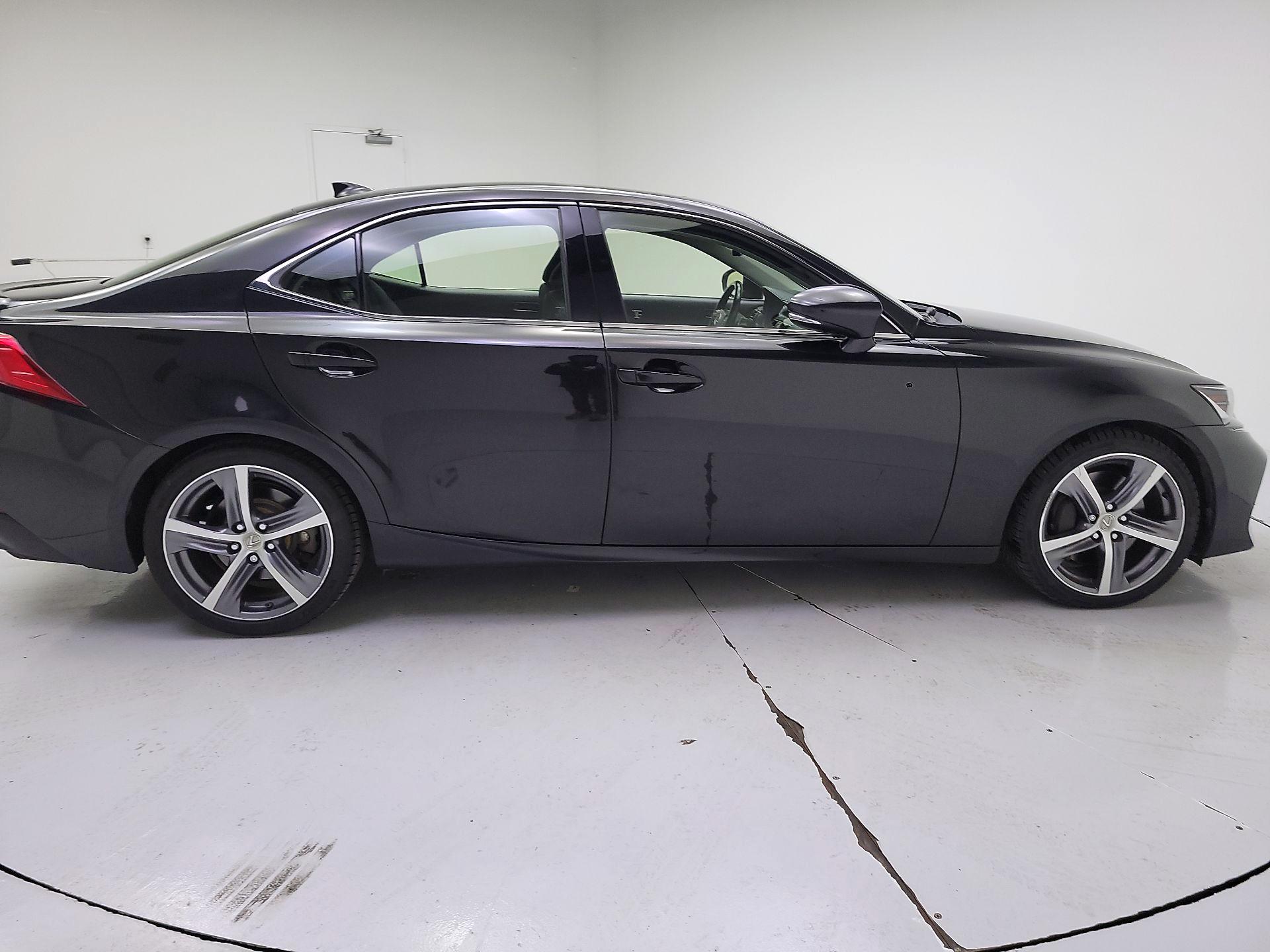 Thumbnail: 2017 Lexus IS - 4