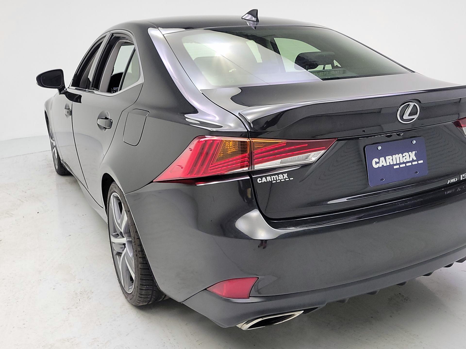 Thumbnail: 2017 Lexus IS - 7