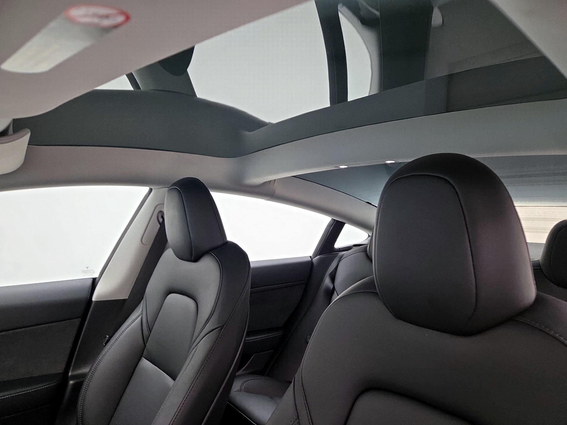 Thumbnail: 2023 Tesla Model 3 - 17