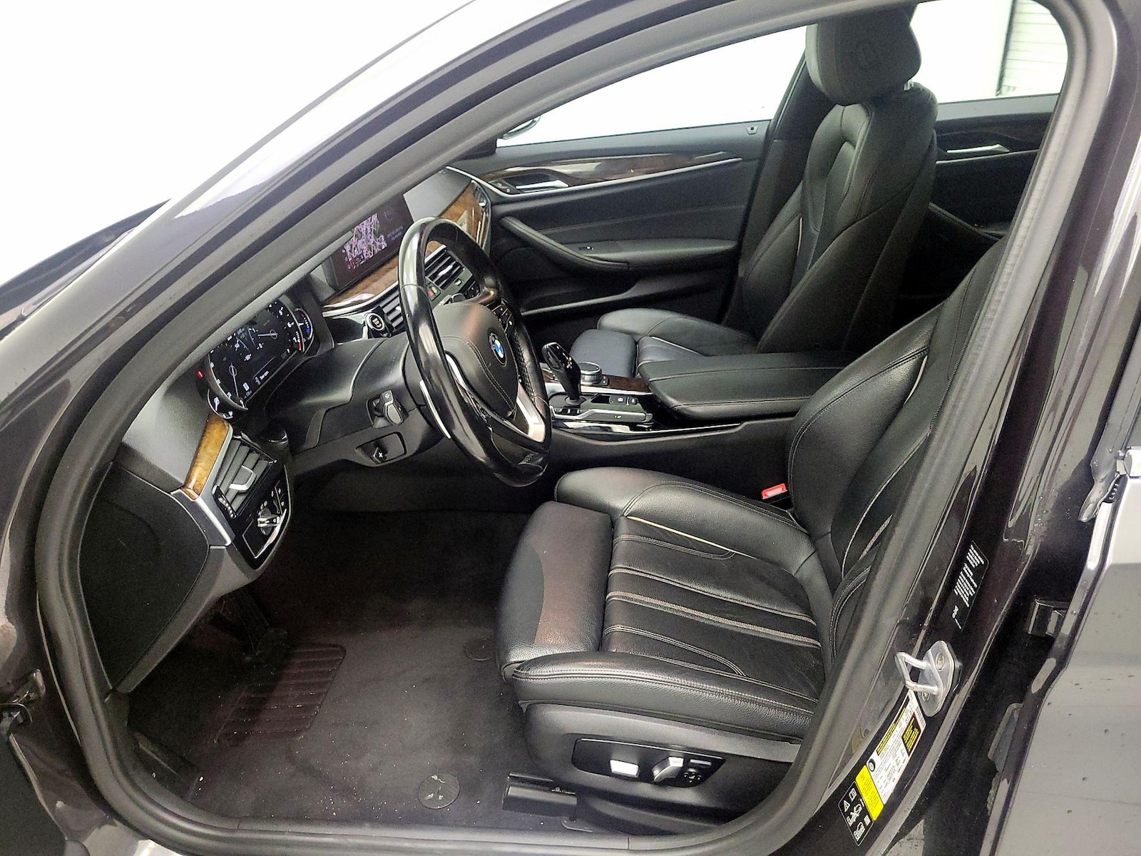 2019 BMW 5 Series 540i - Photo 10