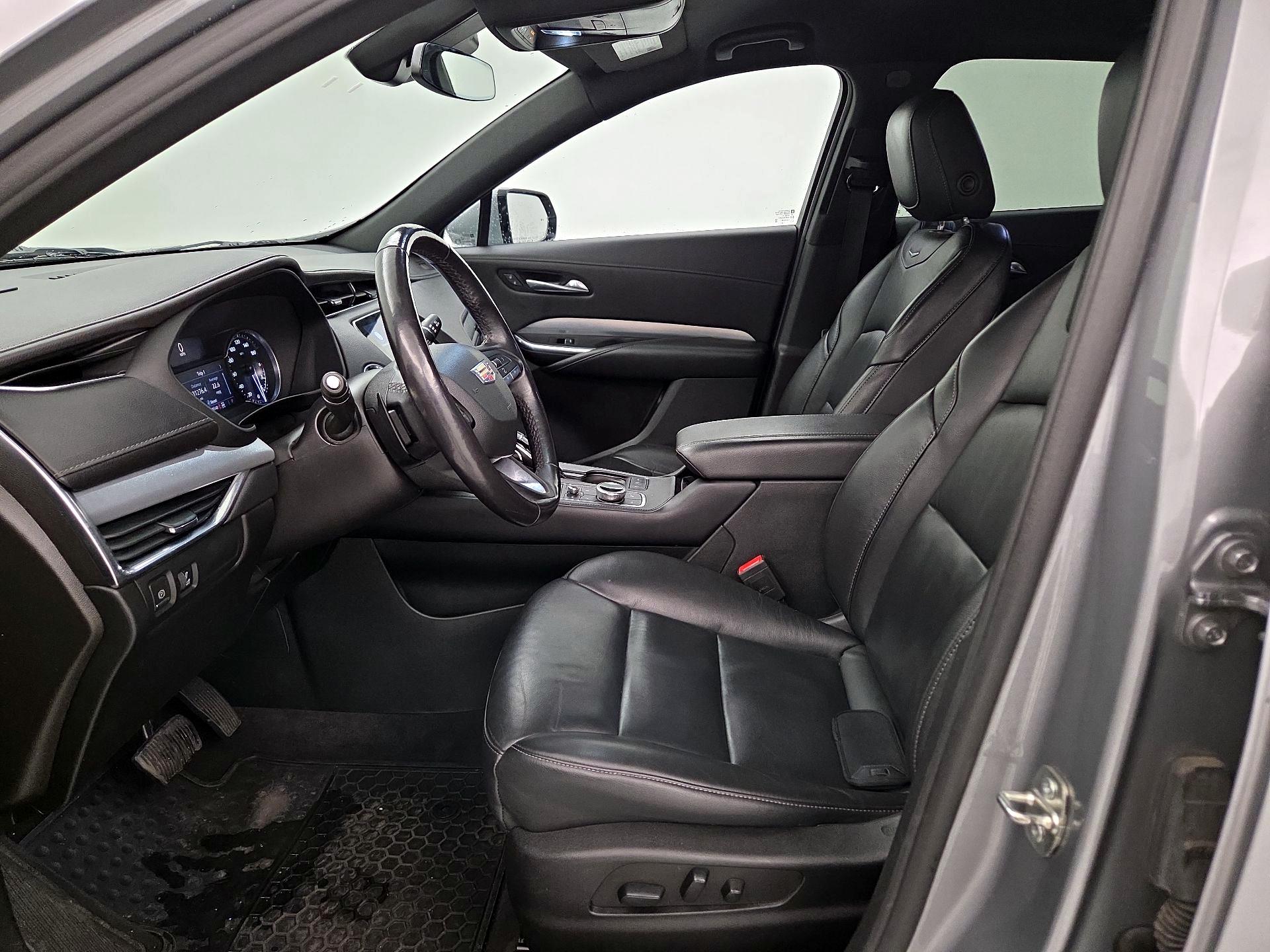 Thumbnail: 2023 Cadillac XT4 - 11