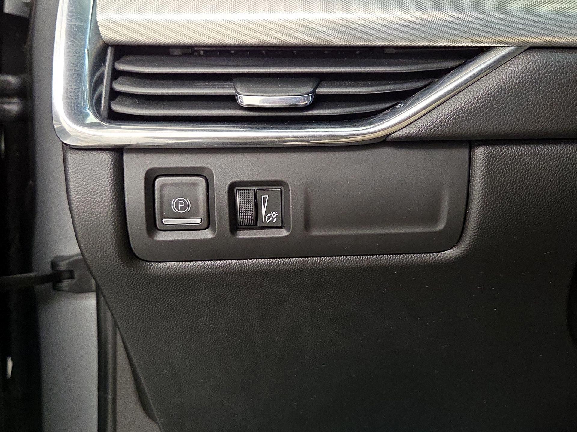 Thumbnail: 2023 Cadillac XT4 - 13