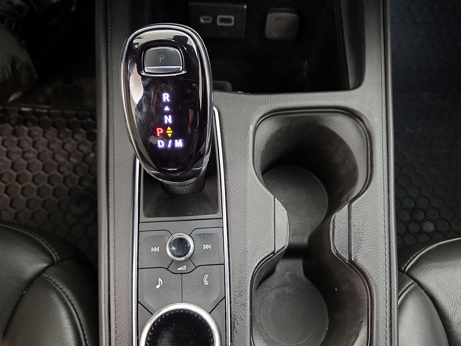 Thumbnail: 2023 Cadillac XT4 - 17